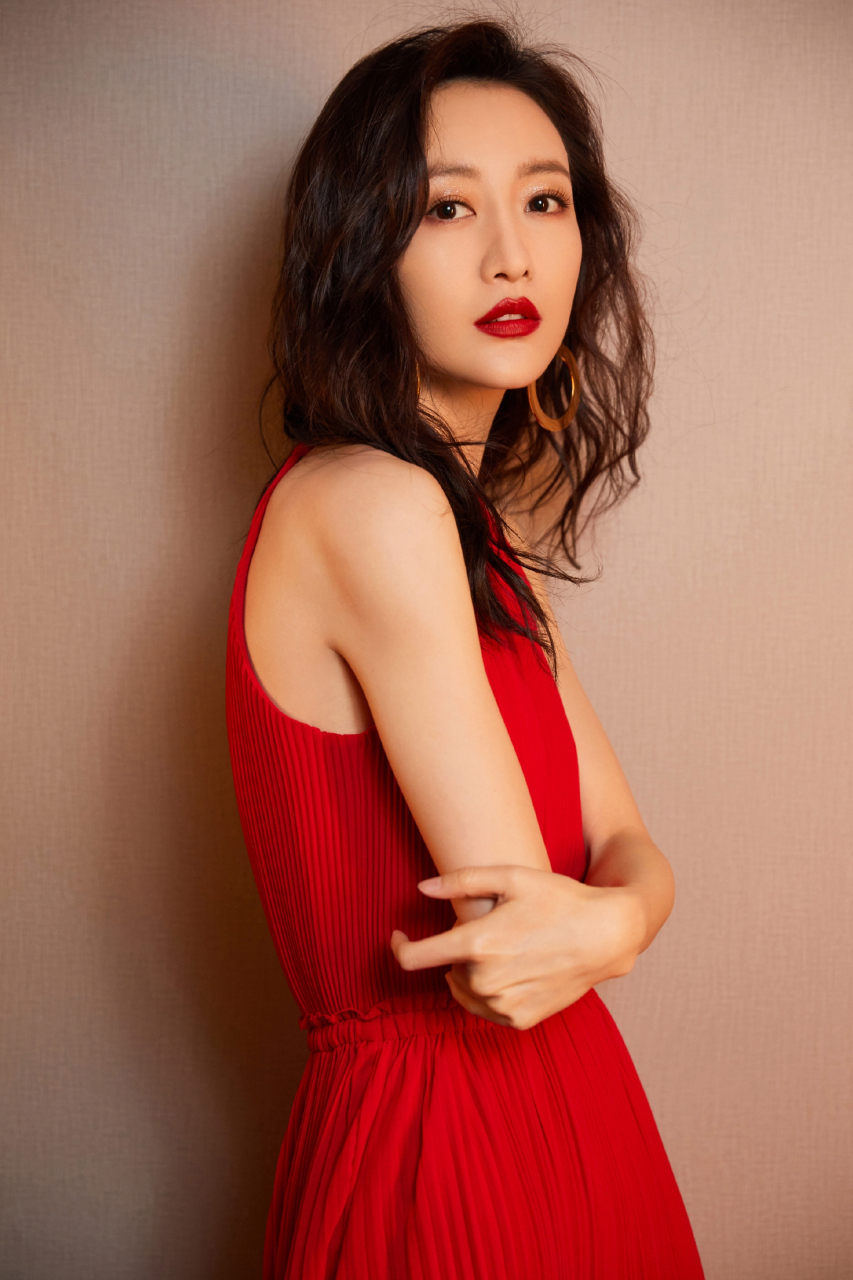 王鸥性感写真!#明星# #美女