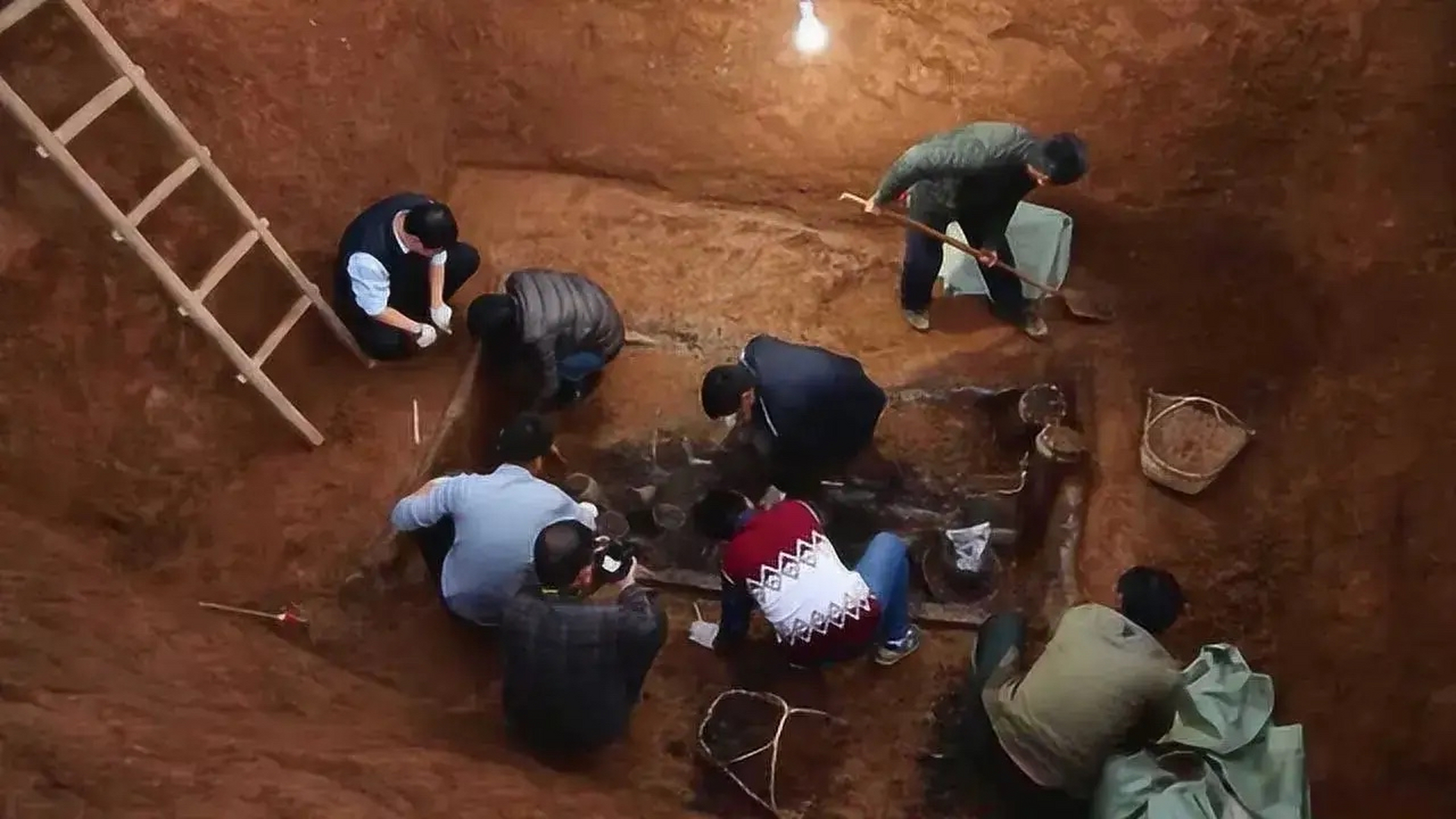 秦始皇女儿墓出土时,场面的惨状,连经验丰富的考古专家都大为震惊