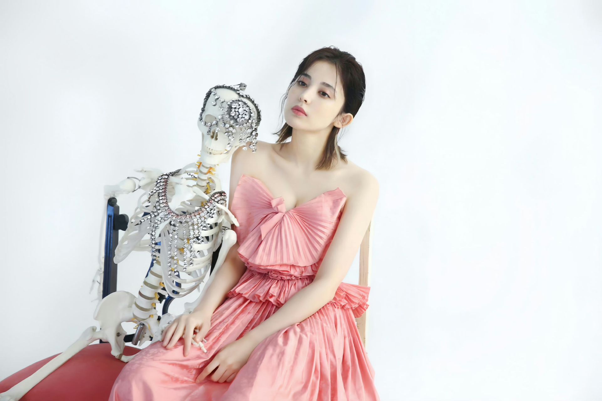 古力娜扎最新物料,红粉骷髅. #娱乐最前沿# #美女