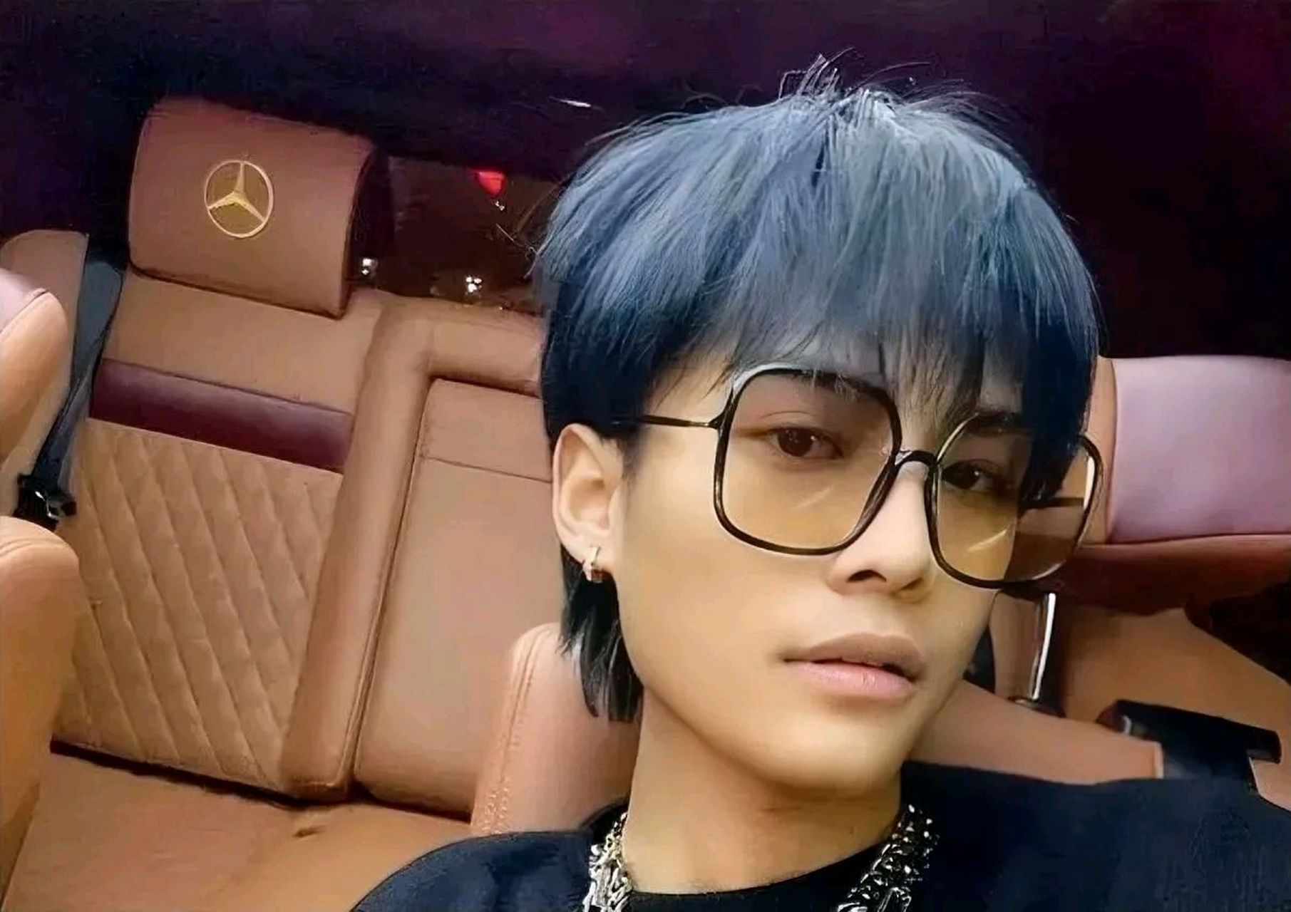 疯狂小杨哥的合肥三只羊公司,在今天向河北灾区直接捐出2000w现金! 凸