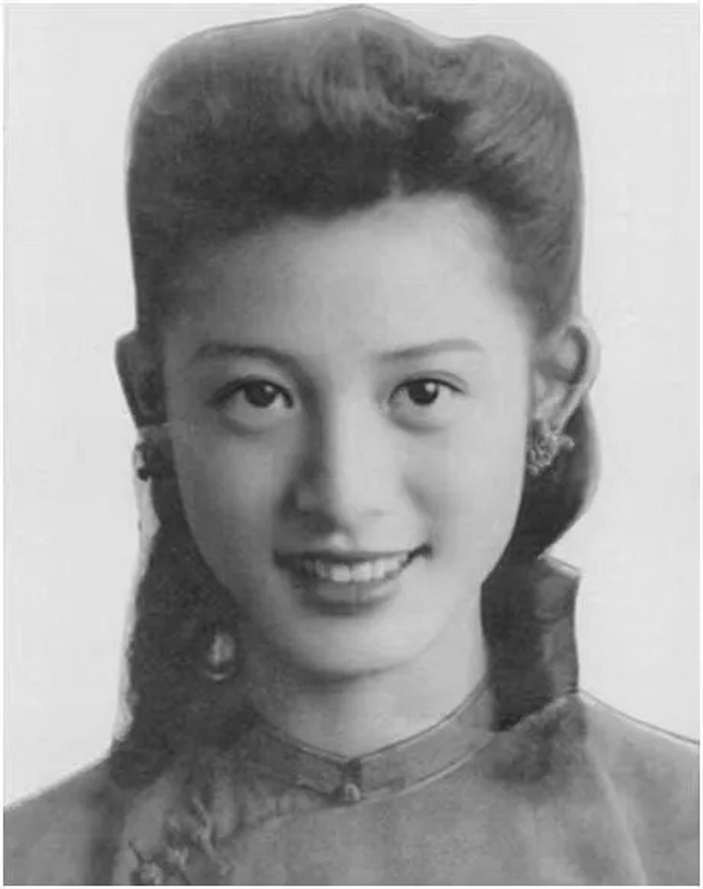 ai共创计划# 1918年,61岁康有为迎娶18岁女孩张阿翠,新婚之夜,他看着