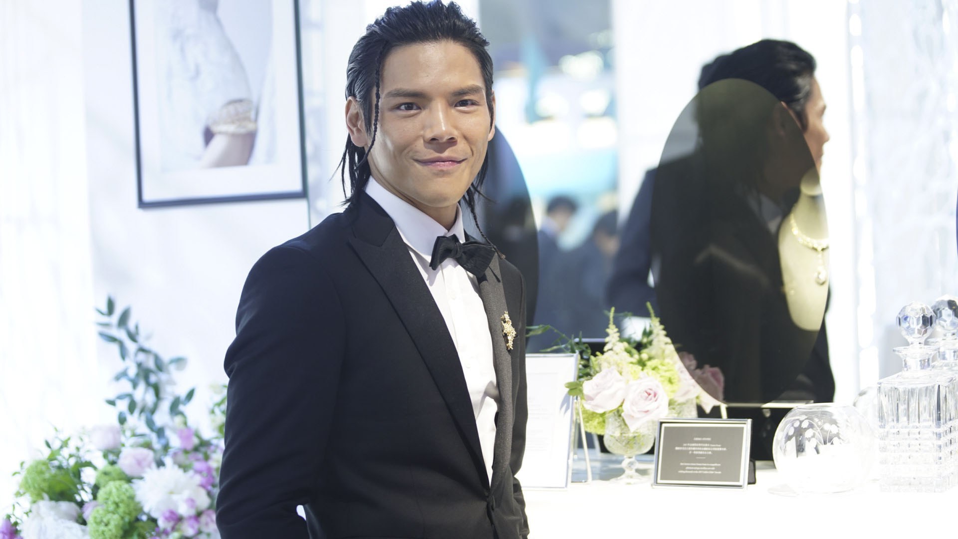 另辟蹊径的豪门妈宝,七段情史偏爱已婚女,向佐35岁拥有70岁的肾