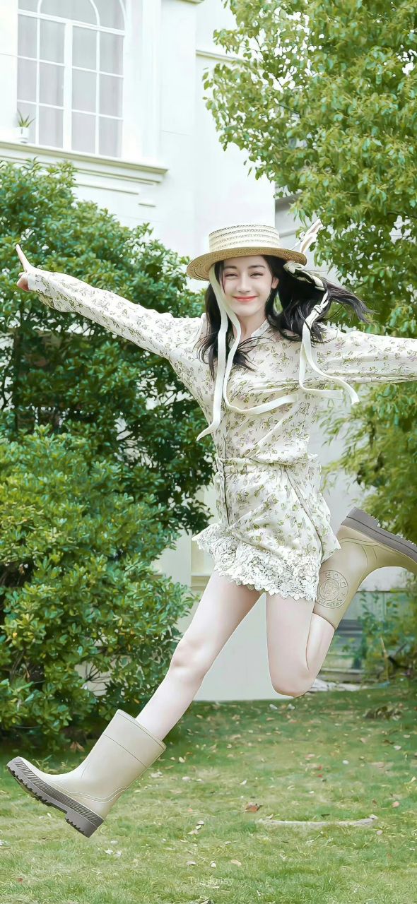 美女壁纸第254期—迪丽热巴#迪丽热巴# #明星# #迪丽热巴