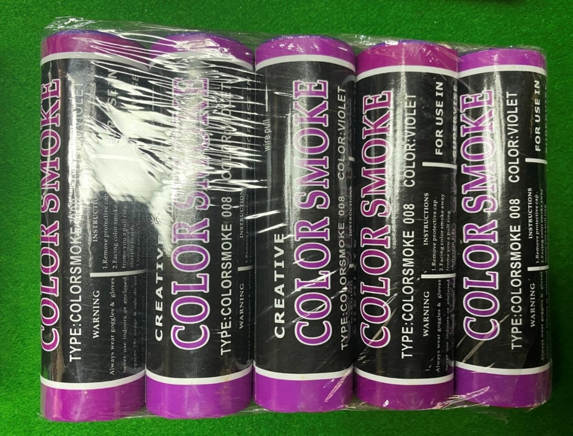 手拉的彩色烟雾棒怎么使用