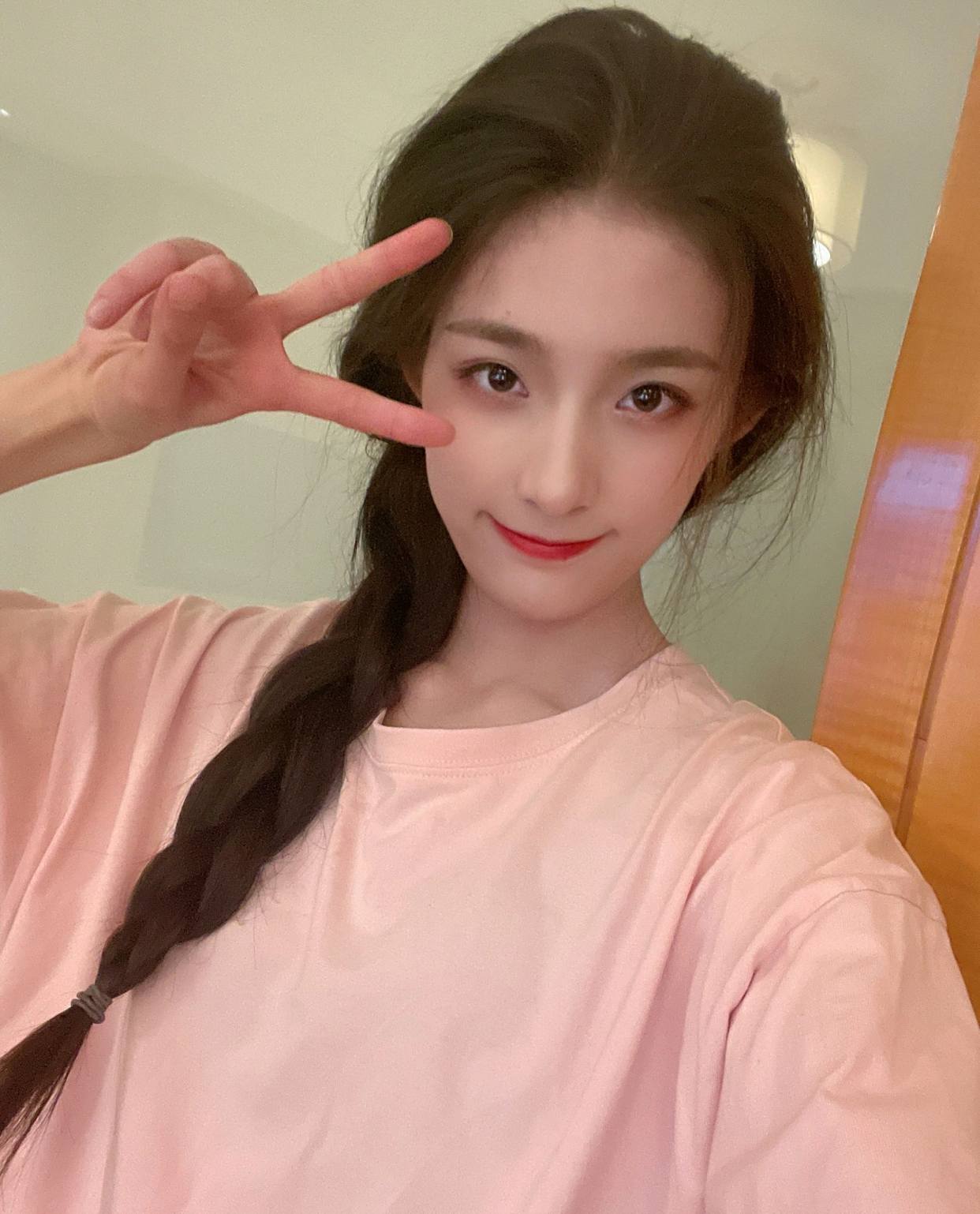 钟丽丽:清纯靓丽,可爱迷人