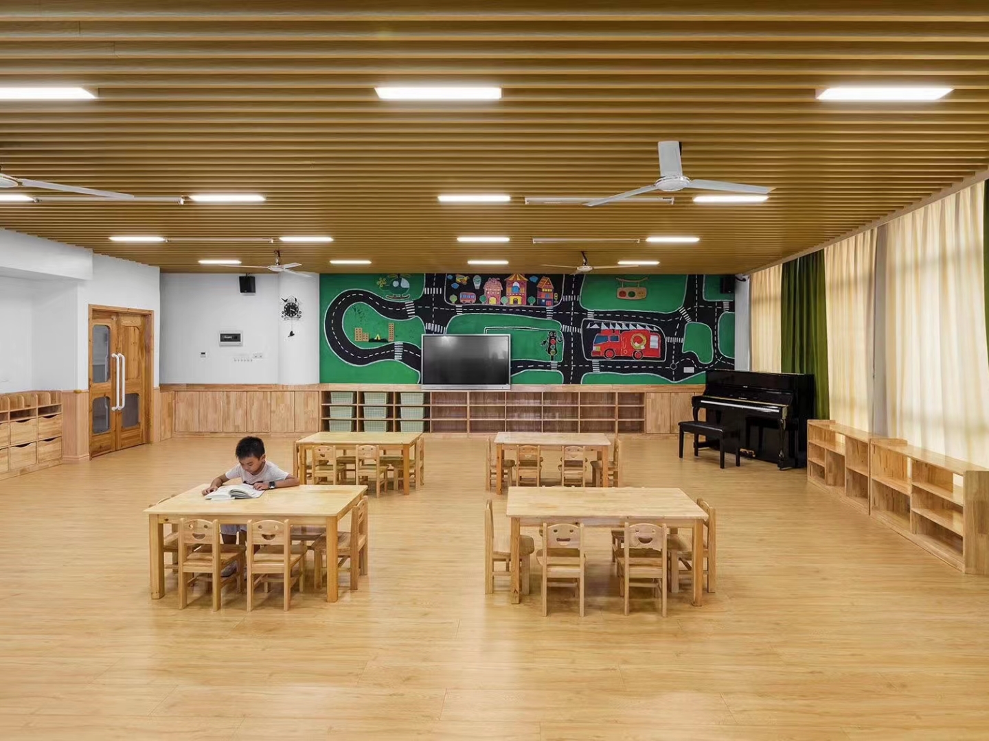 幼儿园热转印木纹u型铝方通天花吊顶