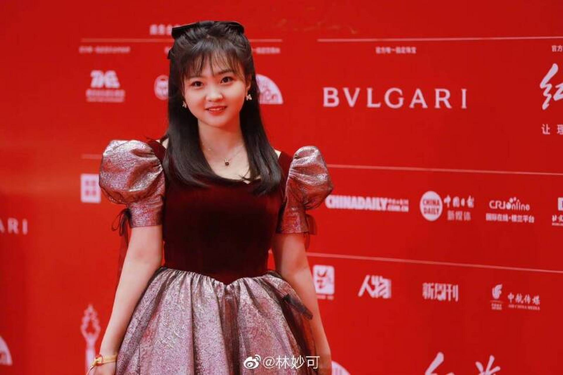 曾被封为「中国最美童星」的林妙可,2008年北京奥运开幕会上献唱一炮