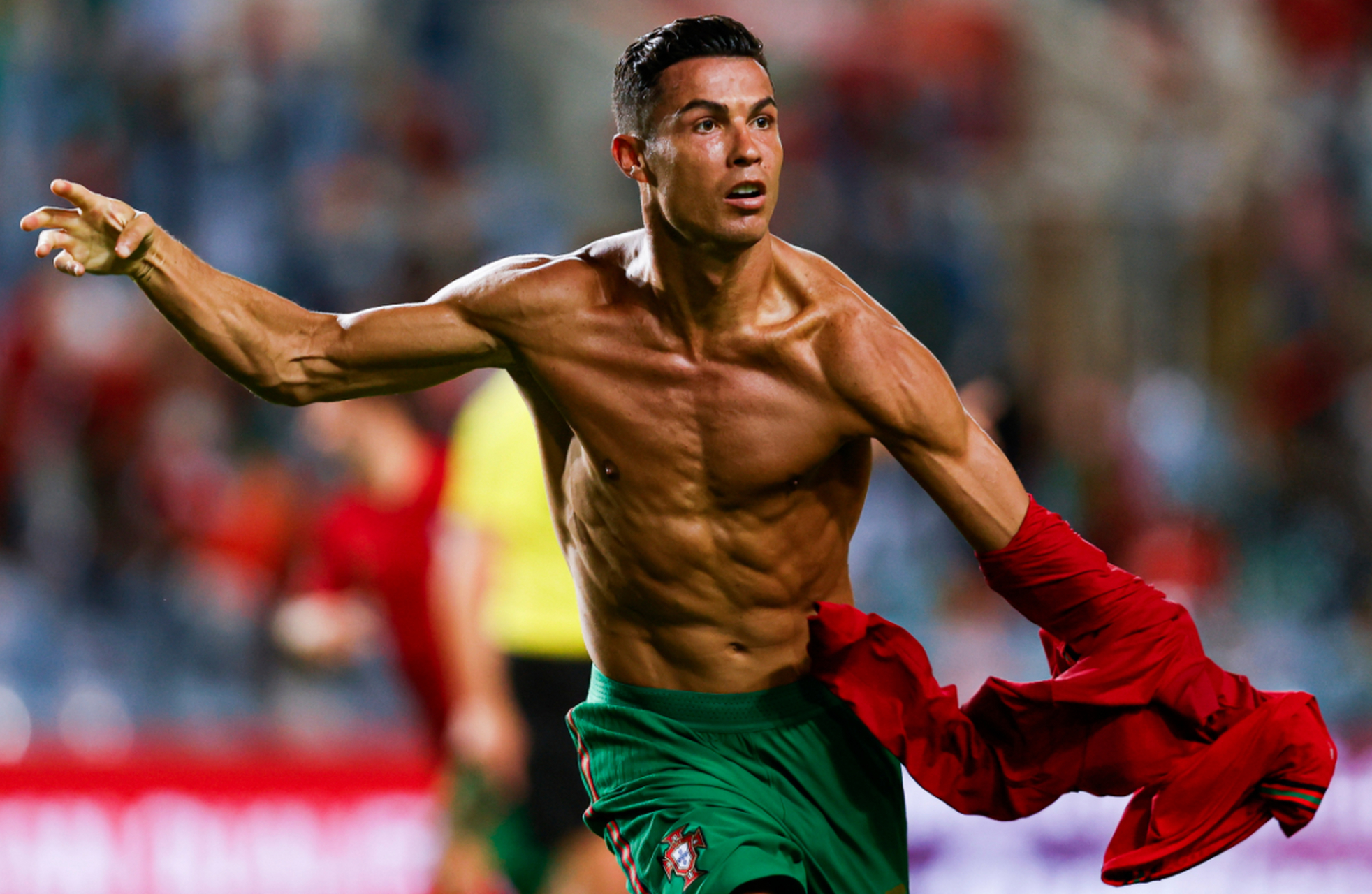 c罗究竟经过怎样的变态训练,才练就了这身肌肉.