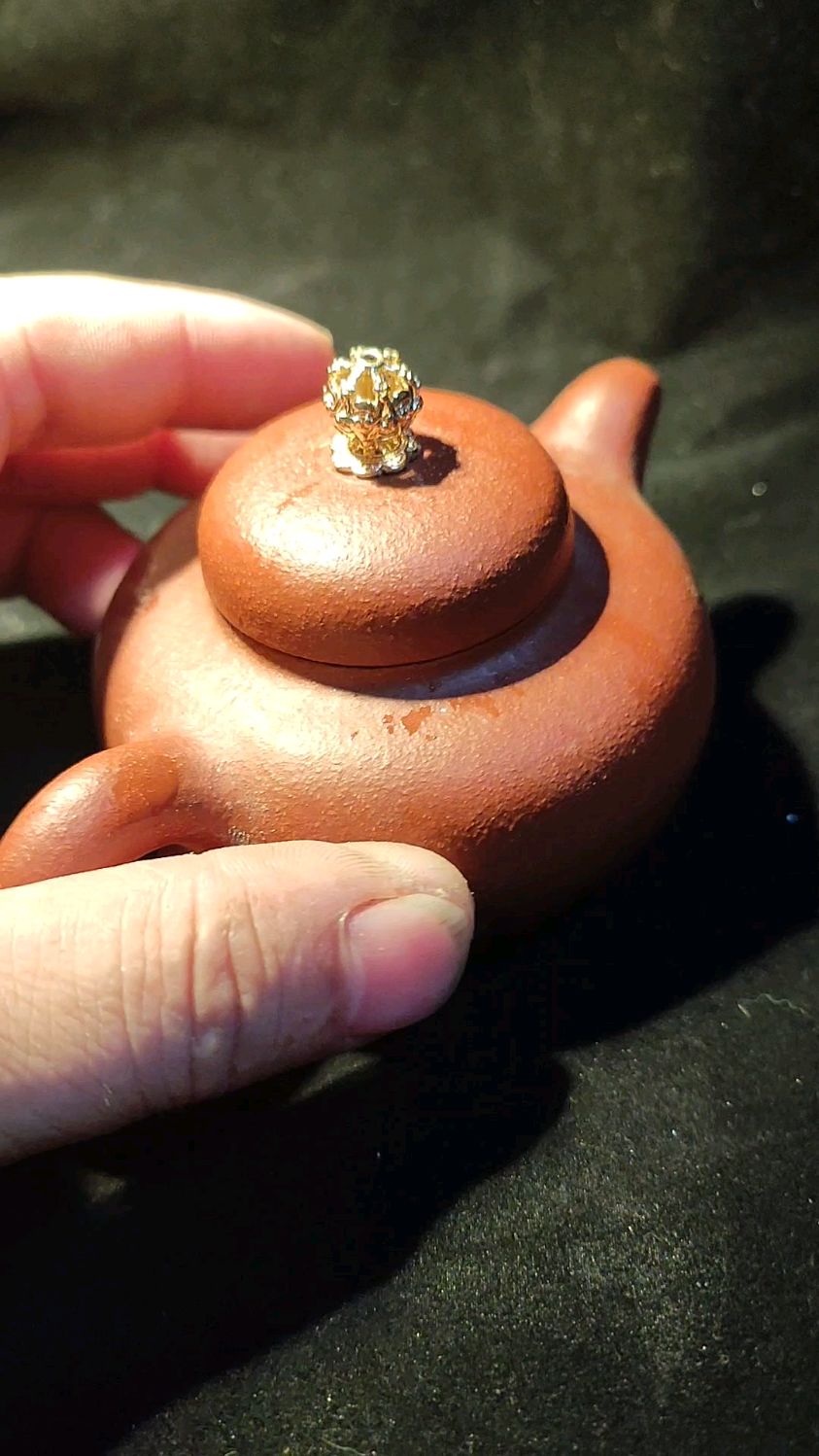 锔瓷修复之铆接固定24k镀金钮修复紫砂壶壶盖