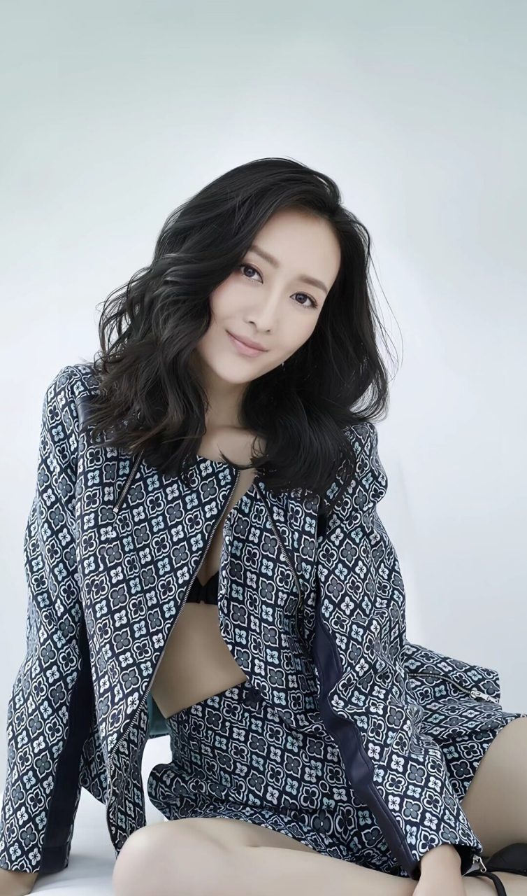 王鸥公开过几段恋情,有知道的吗?#时尚穿搭# #王鸥# #明星