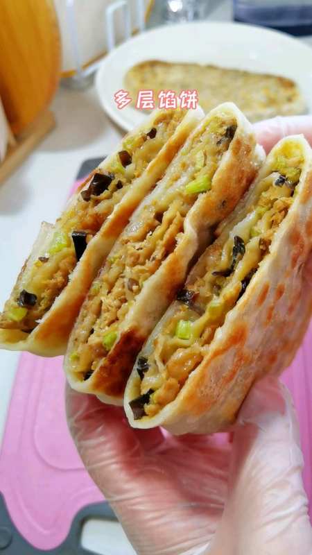 快试试这个多层馅饼,不破皮,不漏馅,外酥里嫩太好吃了-度小视