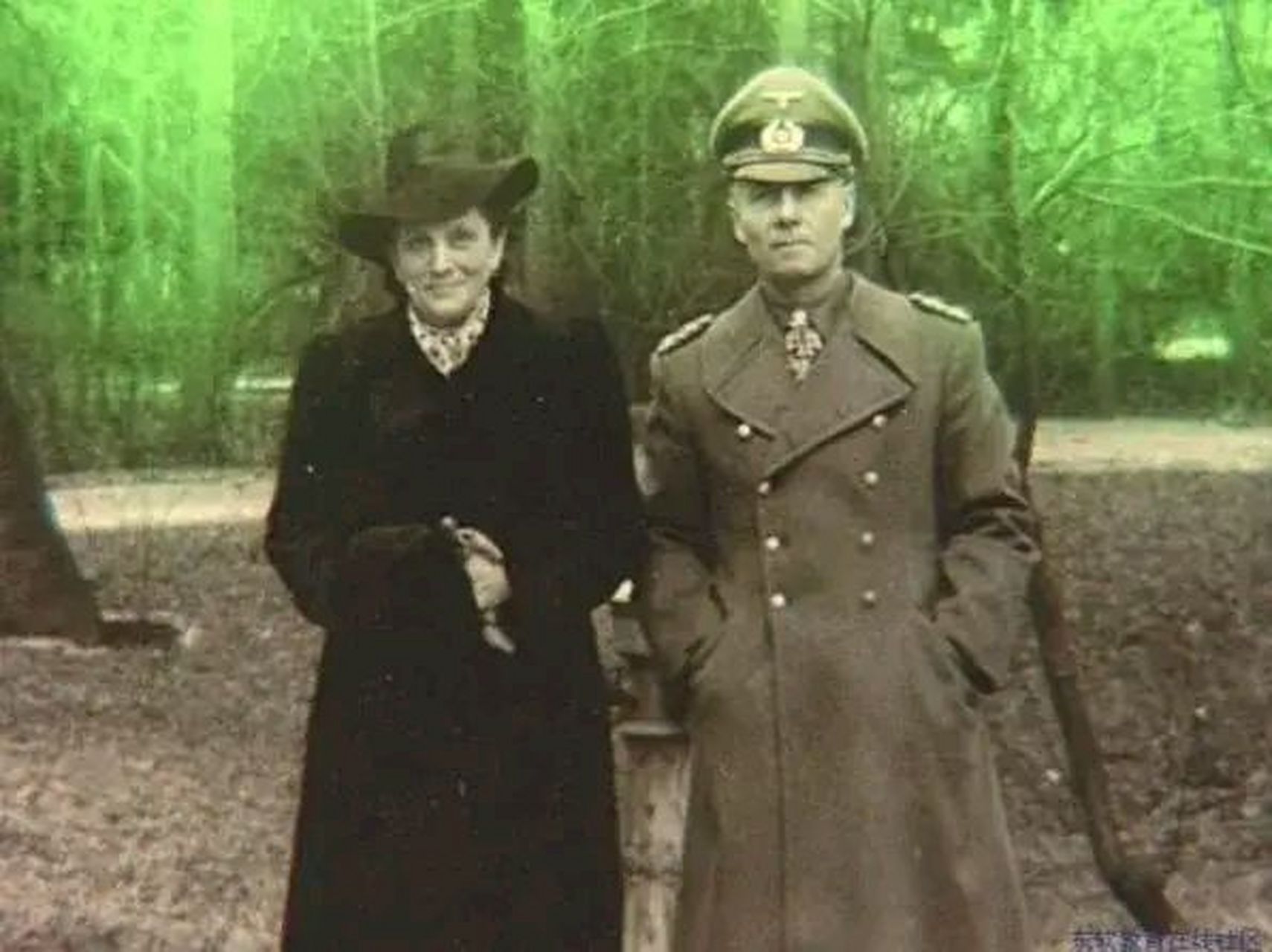 1944年,隆美尔夫人露西·隆美尔和高斯的夫人聊天时,两人聊着聊着便