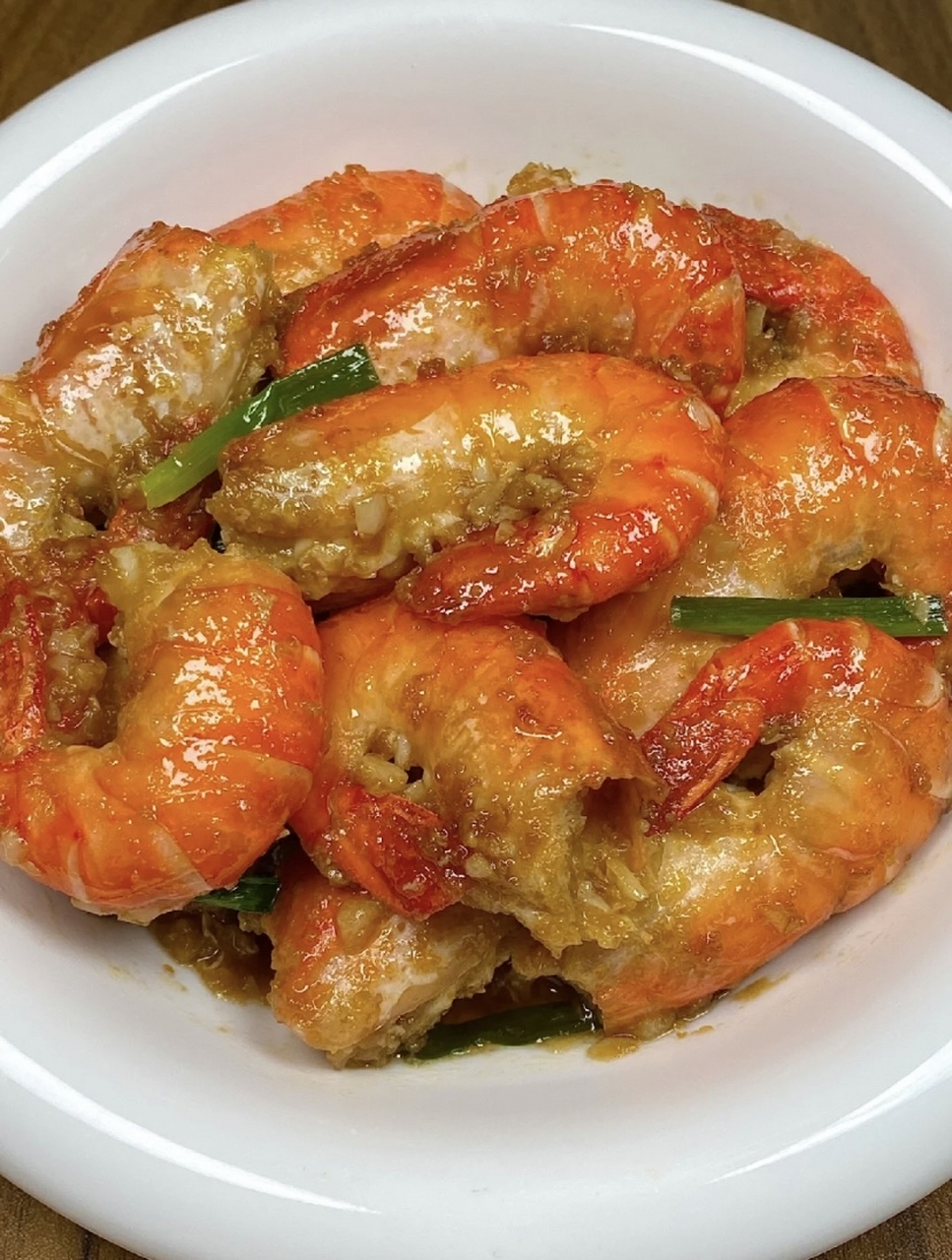 94食材:罗氏虾,芥末酱,蒜,葱 做法如图所示哦～#美食# #春日美食