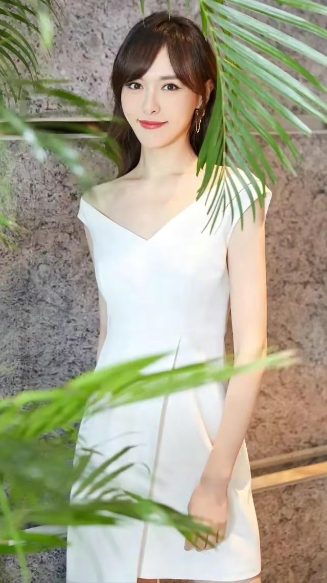 唐嫣休闲生活照,天使的面庞,魔鬼的身材,你有没有喜欢呢?