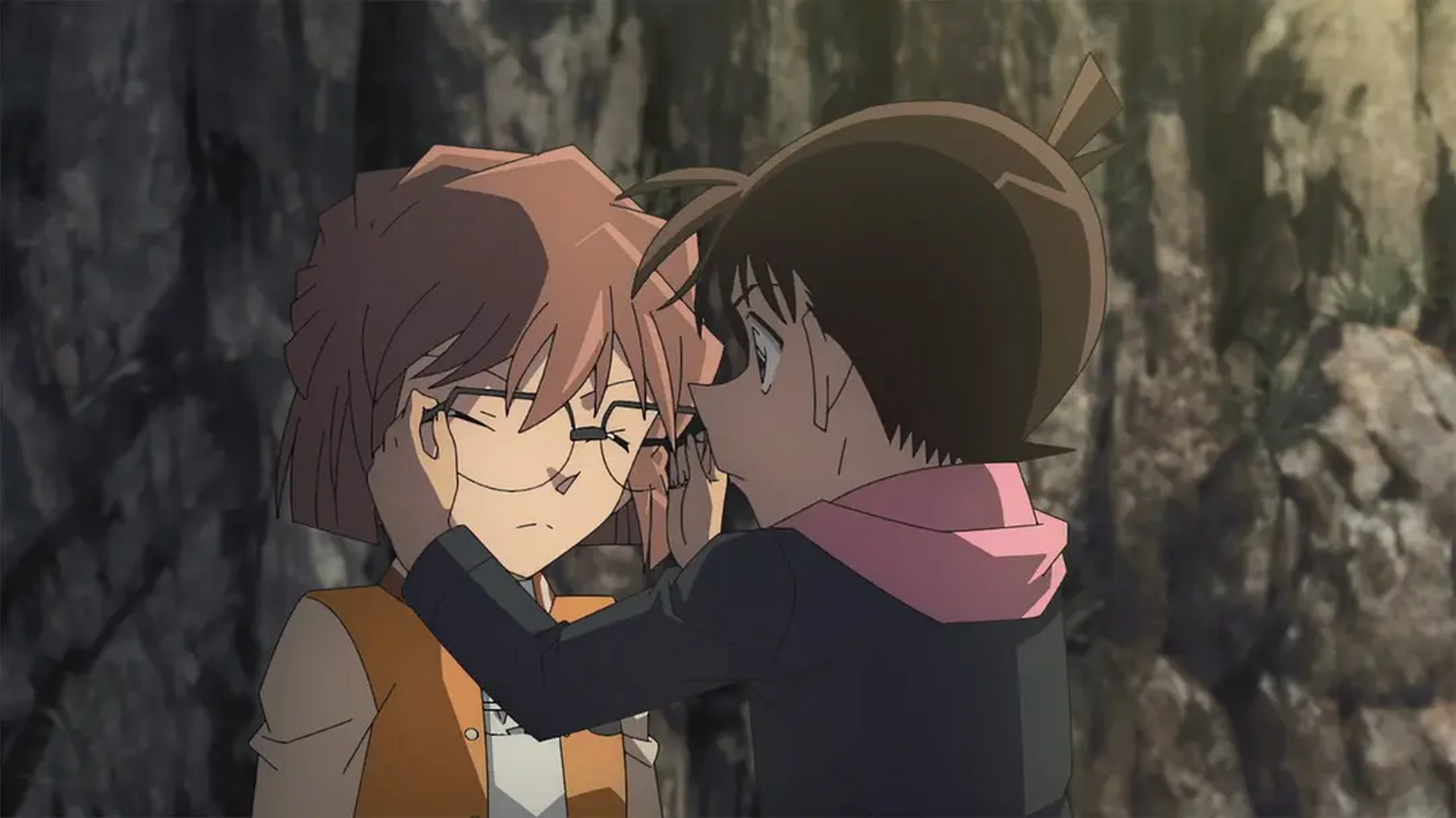 震惊名柯粉一万年,柯哀水下接吻了,哀亲了兰,作者在做一件让20年前看