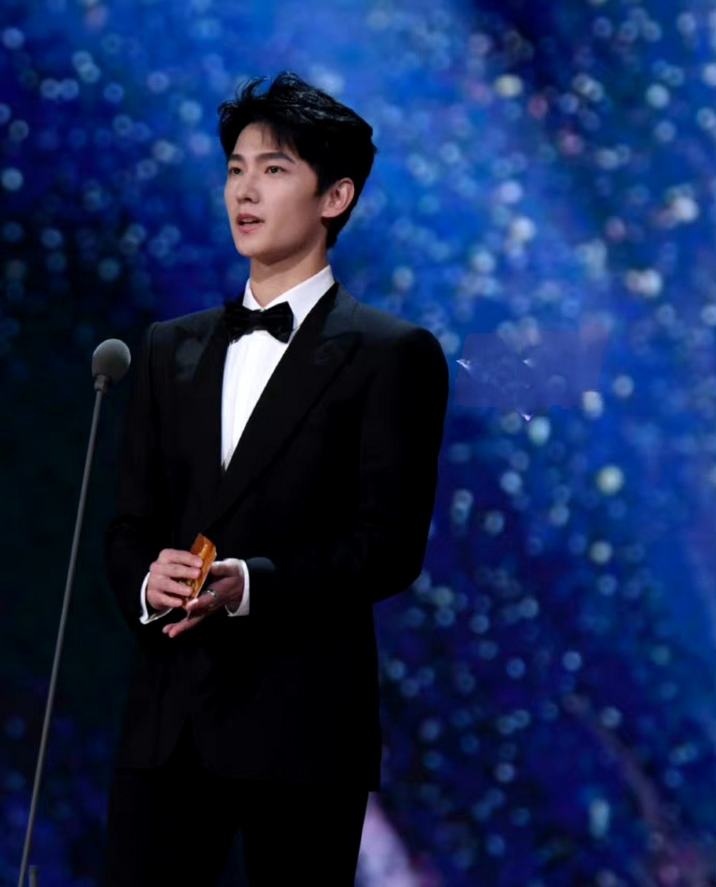 吴磊,杨洋华表奖内场生图,好帅