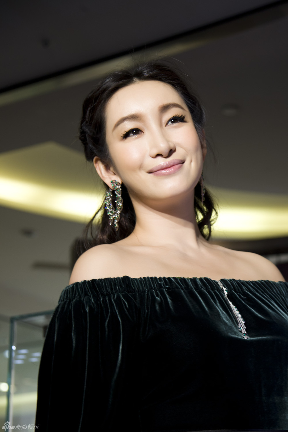 秦海璐撞脸刘晓庆,脸肿成馒头一般般若两人,这还是原来的她吗?