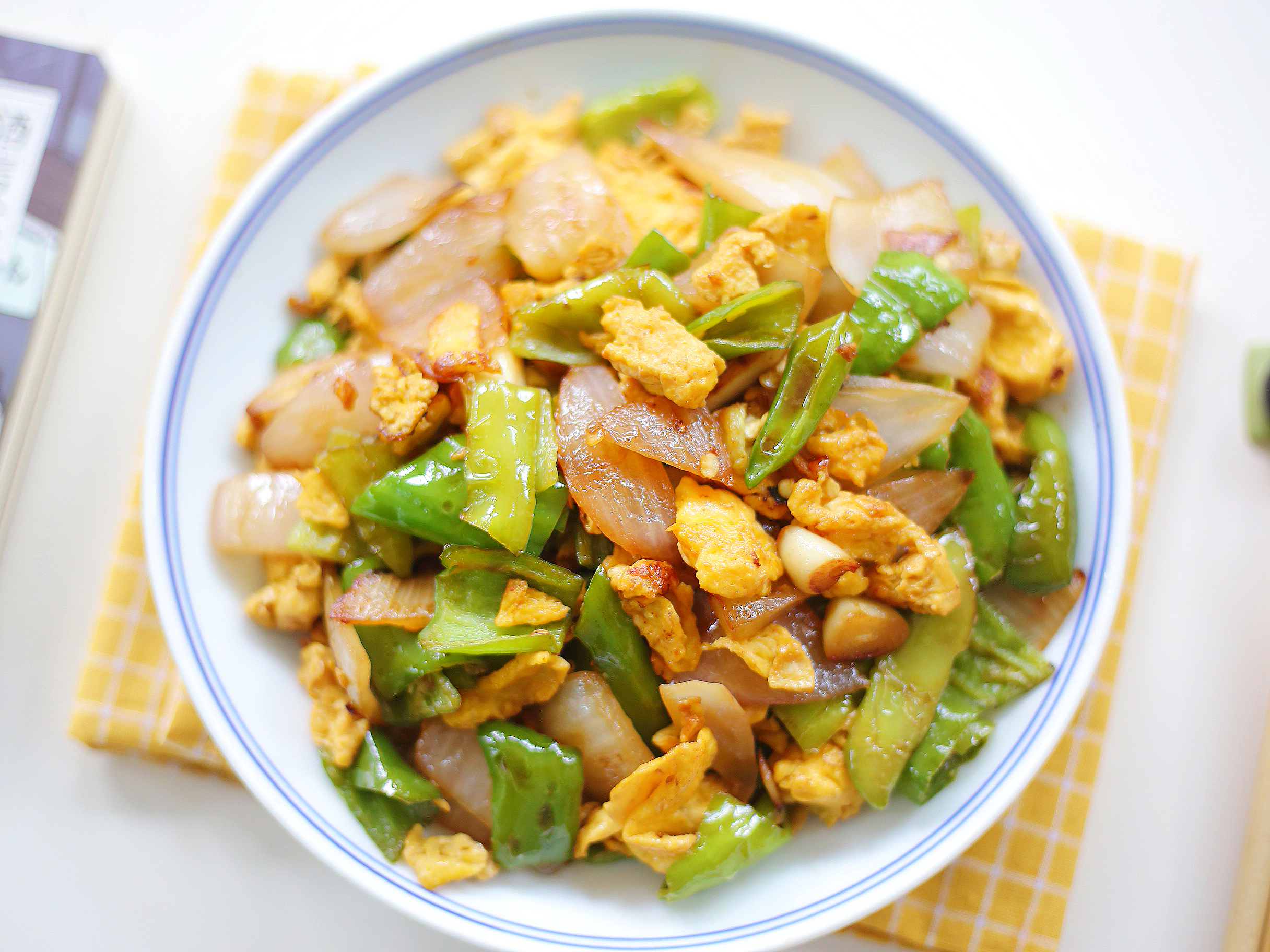 天热,我家就爱这道小炒菜,鲜香开胃好下饭,给肉都不换