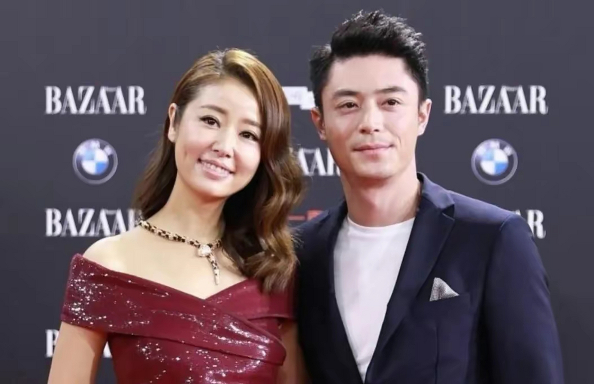 近日,网上流传着一张林心如一家三口的合照,6岁女儿的正脸因此被曝光