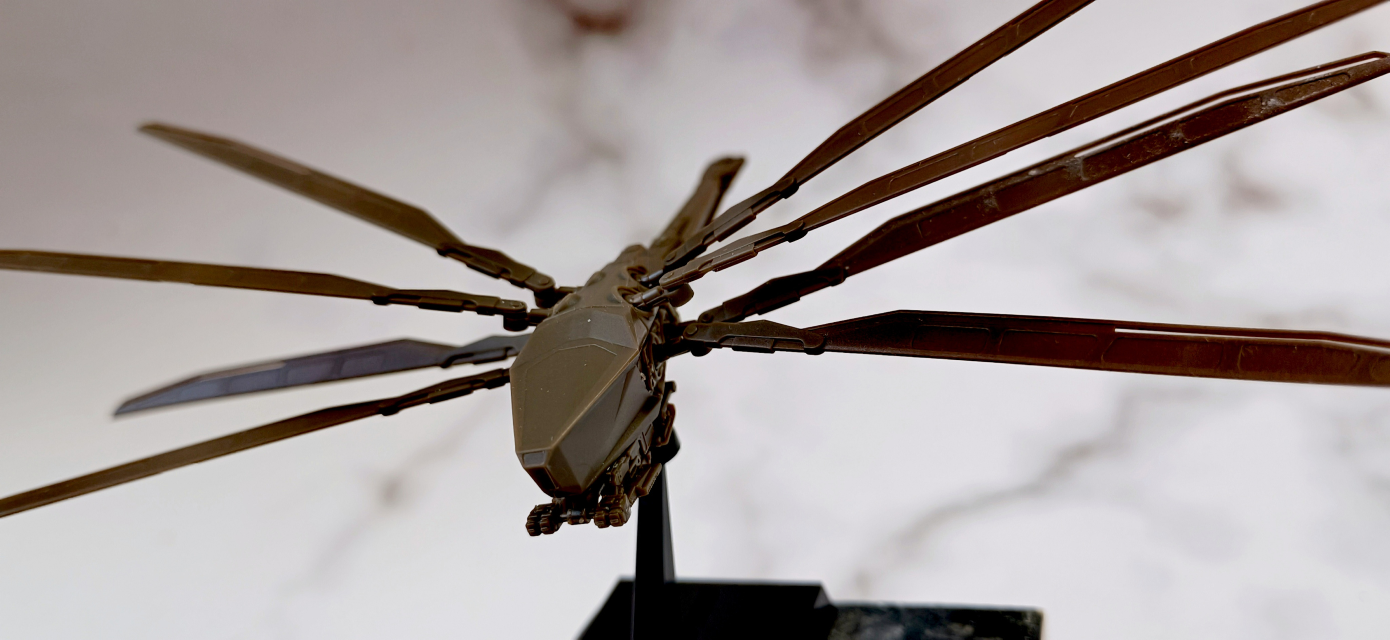 模型欣赏:meng模型 电影《沙丘》扑翼机,依靠八对机翼扇动飞行,by ab