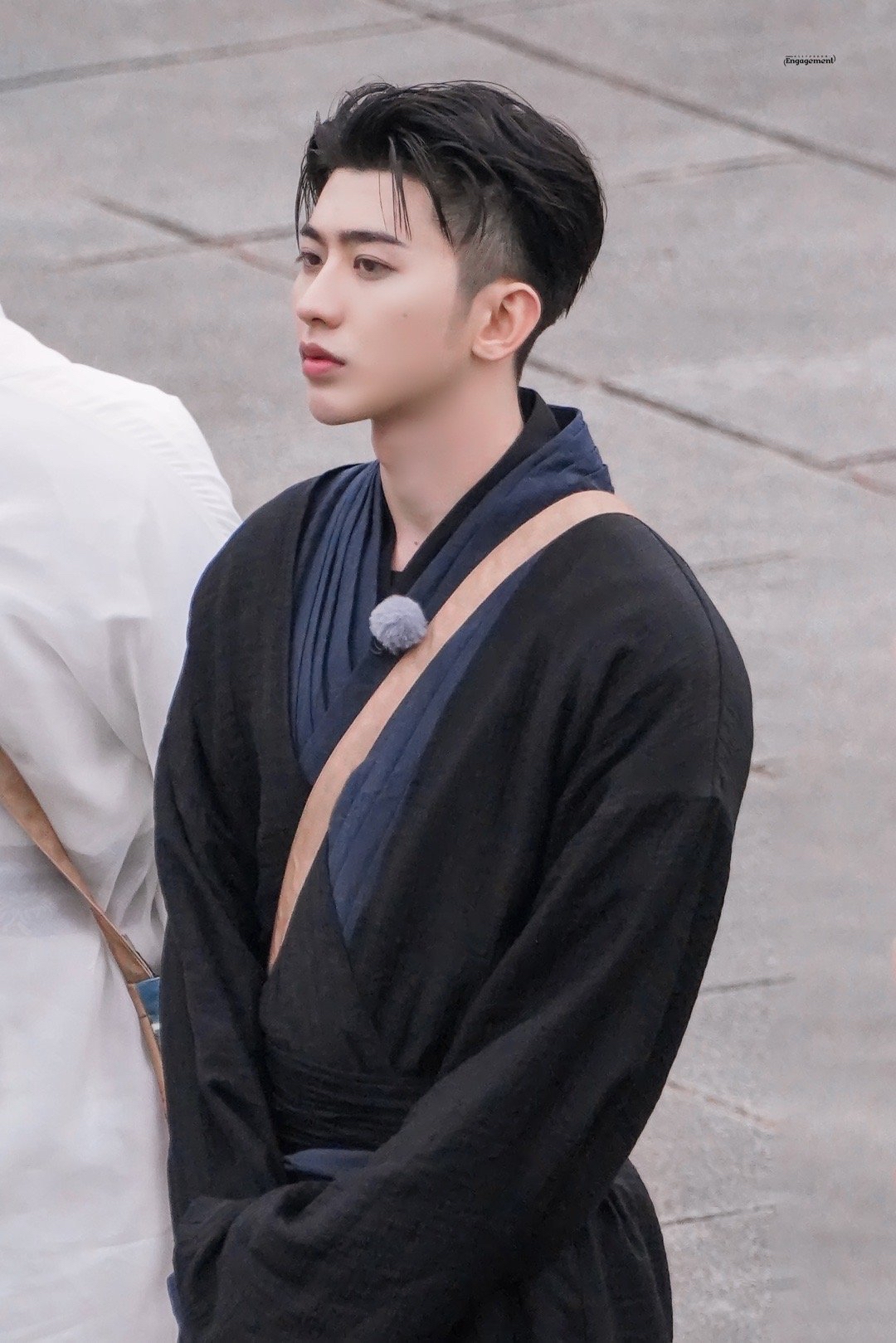 蔡徐坤携手"思源工程"捐赠物资支援上海,默默守护好温柔