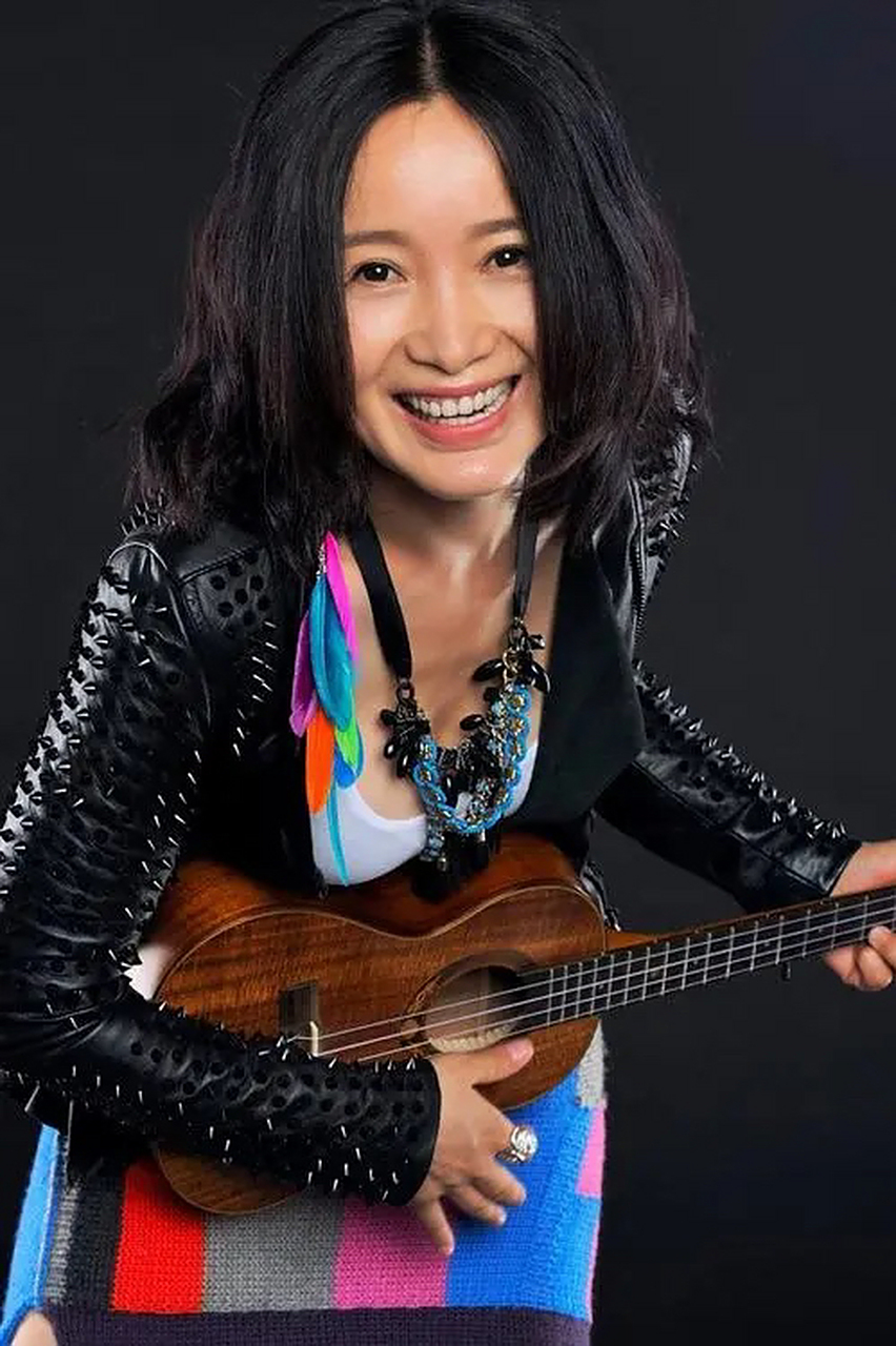 2018年的一天,臧天朔弥留之际,让妻子李梅出门等候,随后拉着斯琴格日