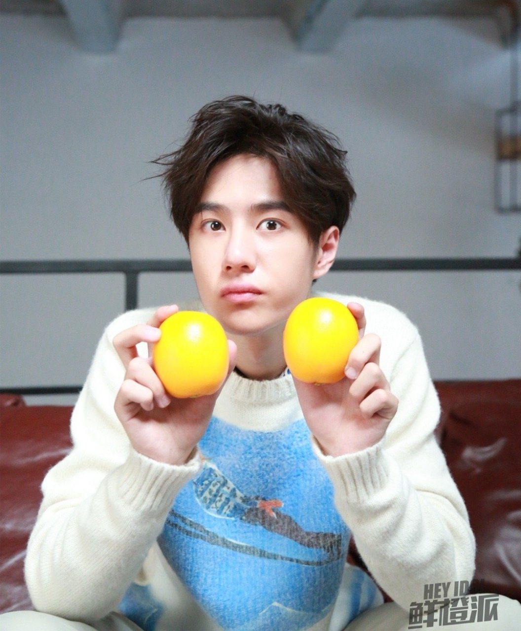 2017年8月『鲜橙派』杂志拍摄,是20岁的小博呀,软乎乎的 #王一博