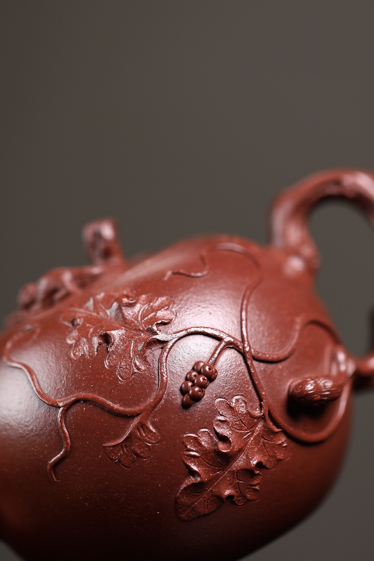 宜兴紫砂壶盛中杰全手工松鼠葡萄原矿底槽清300cc