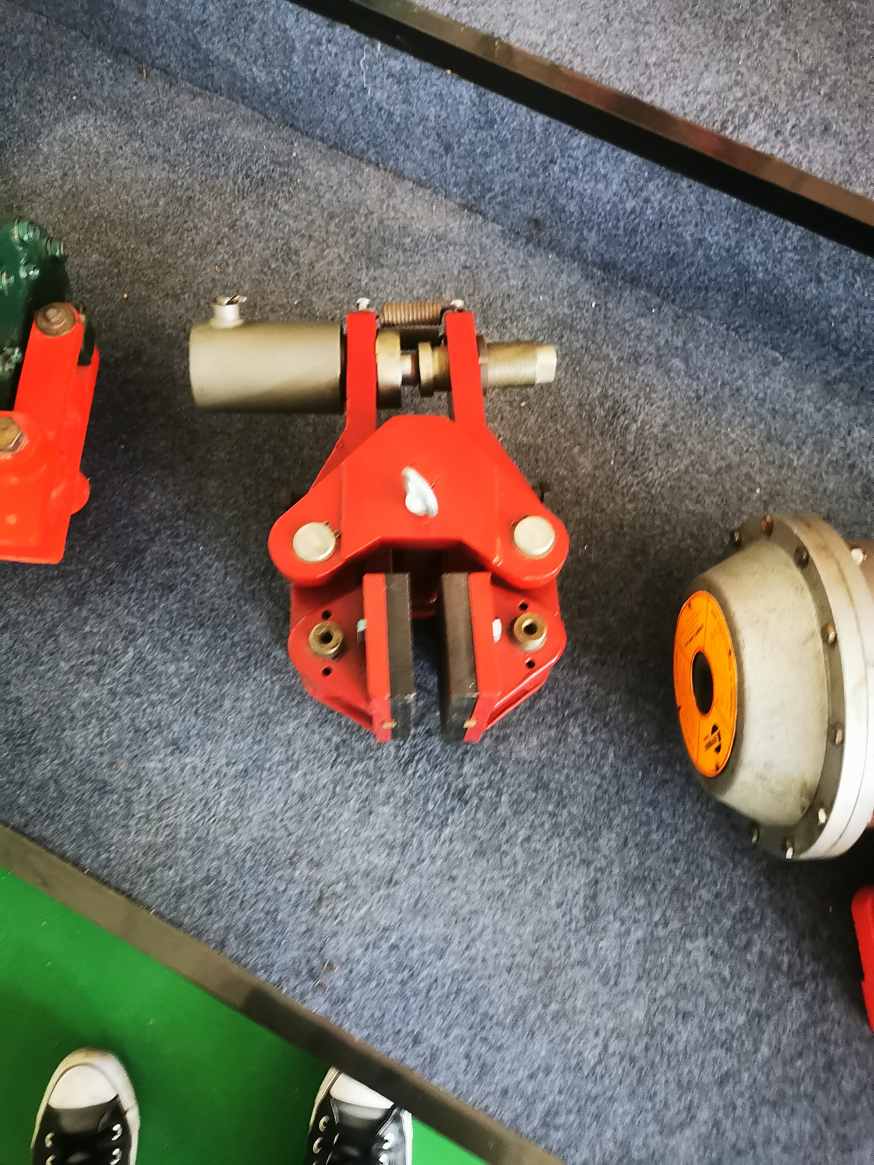 气动钳盘式制动器