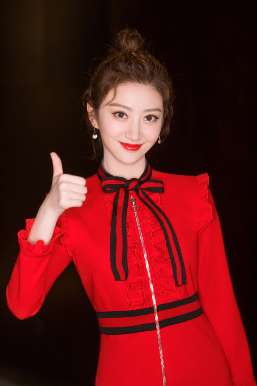 景甜唯美红装,一笑倾国倾城!#明星# #美女