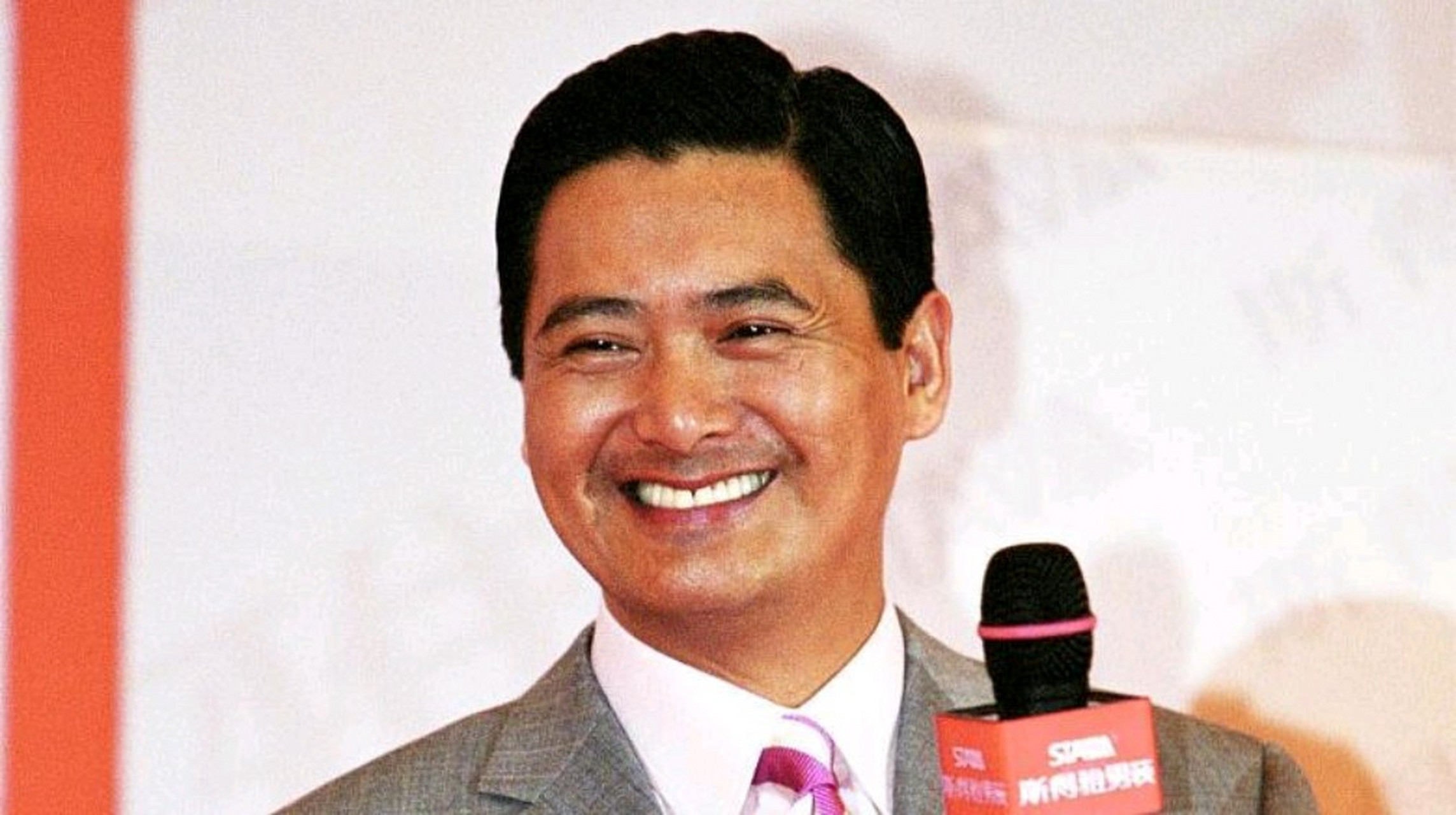 周润发名言:小时候吃很多苦,长大以后就会轻松很多.