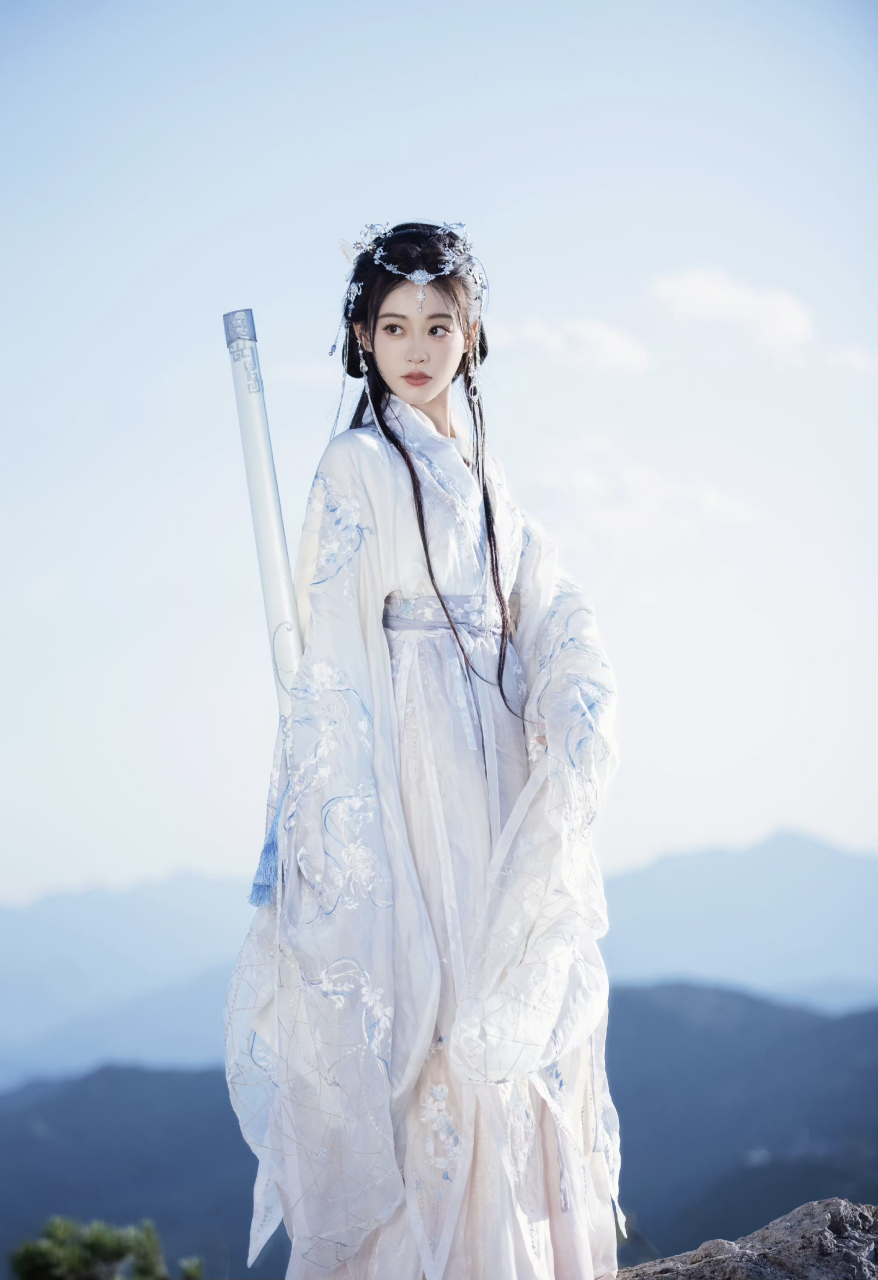 祝绪丹古风大片,玉面清冷感狠狠拿捏,真的好适合古装[打call][打call]