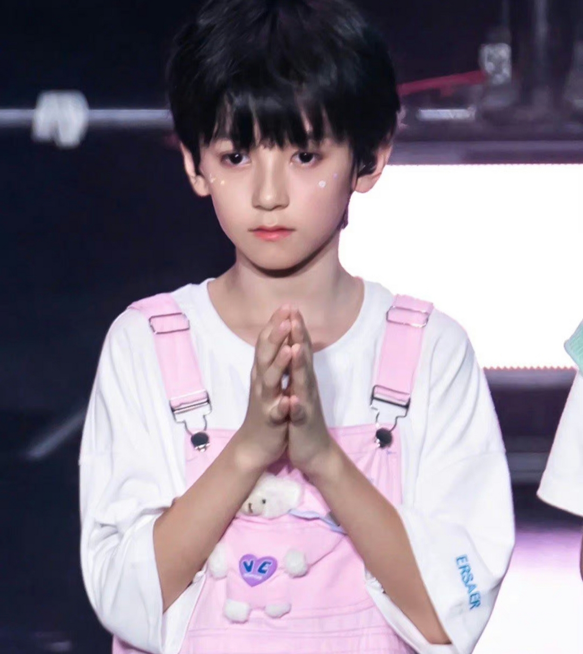 tf家族四代最小的练习生只有9岁,李飞确实到了当爷爷的年纪了哈哈哈