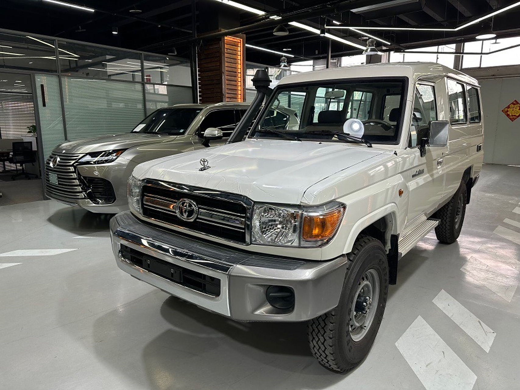 平行进口丰田酷路泽lc78汽油4.