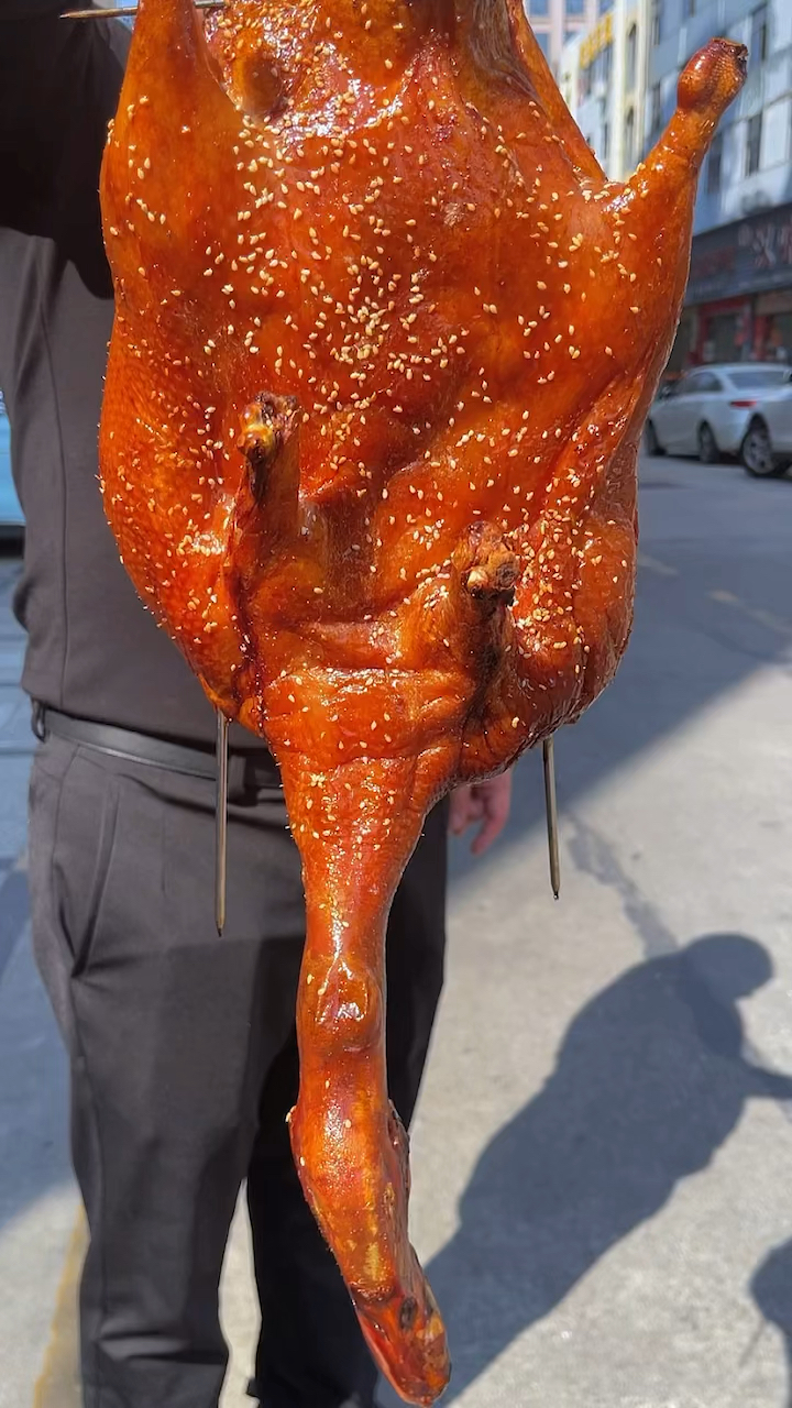 广式烧腊培训中的吊香枇杷鸭教学出炉,今天教徒弟做的吊香枇杷鸭真的