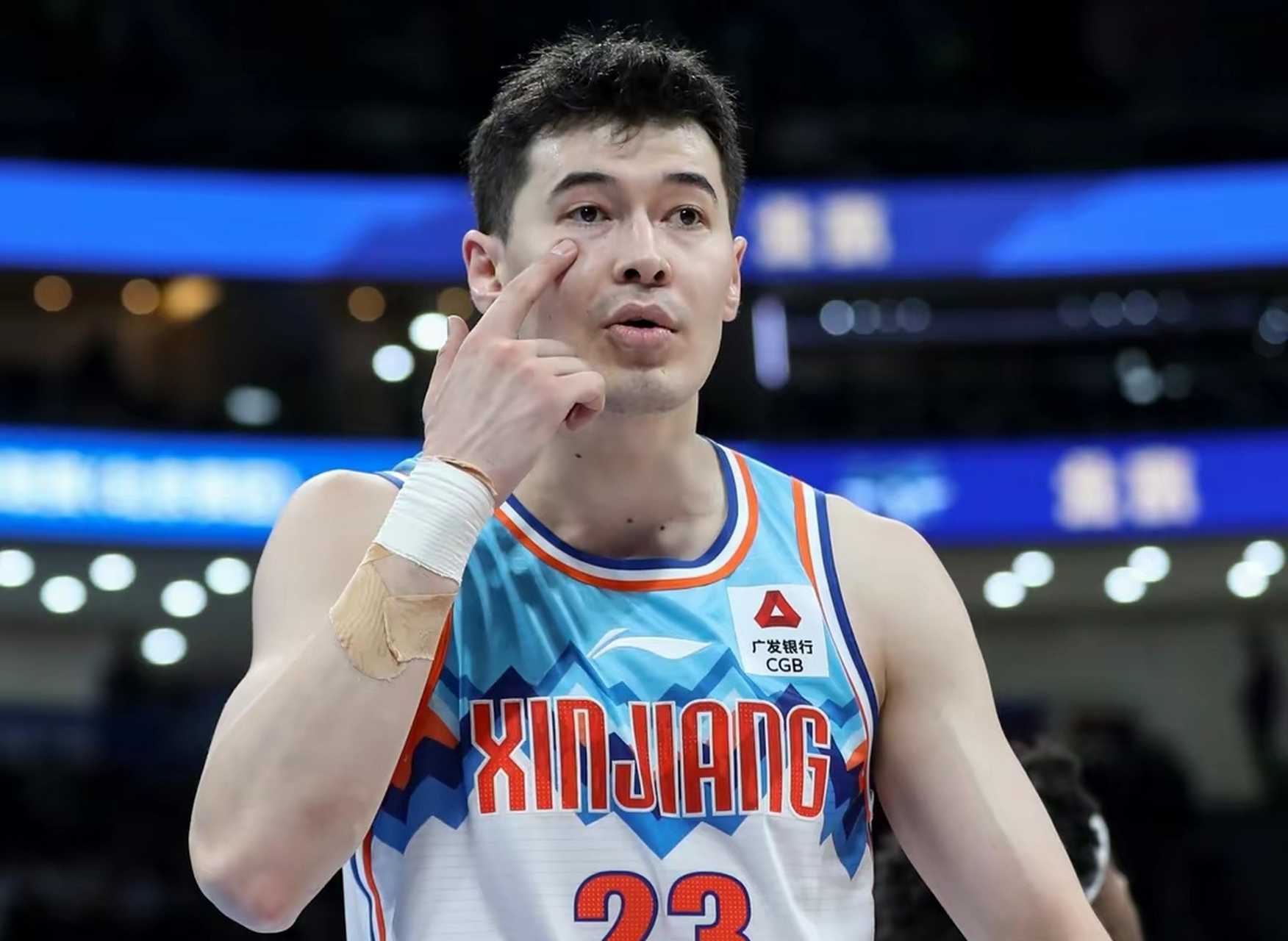 12月17日cba常规赛,新疆男篮以103-88战胜北京.