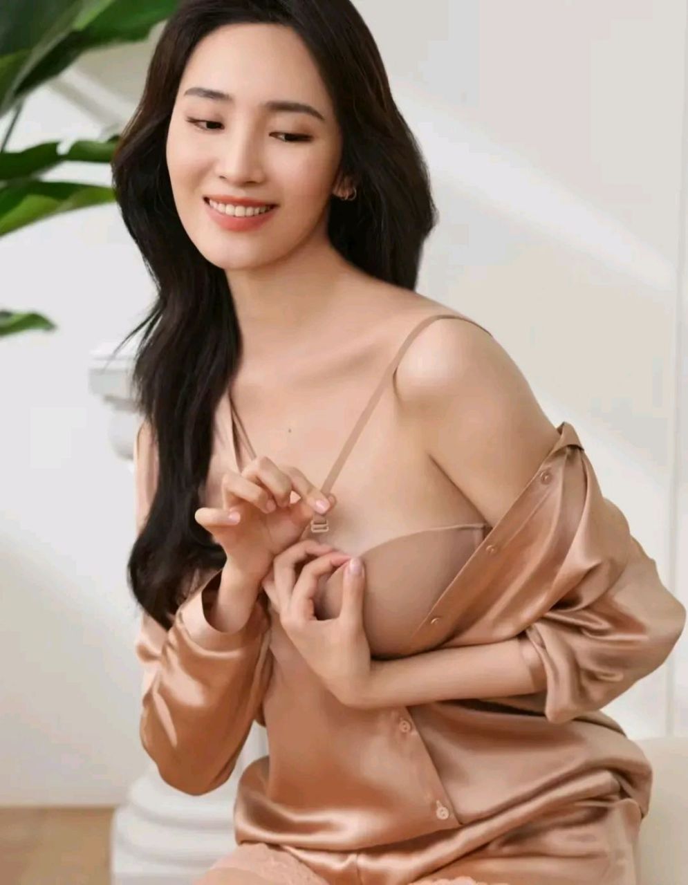 王紫璇晒这样"大尺度"的照片,果然,自信的女艺人最美!