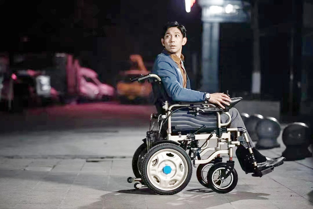 生死瞬间!《金牌保镖》结局惊爆影迷心灵,警匪对决超乎想象!