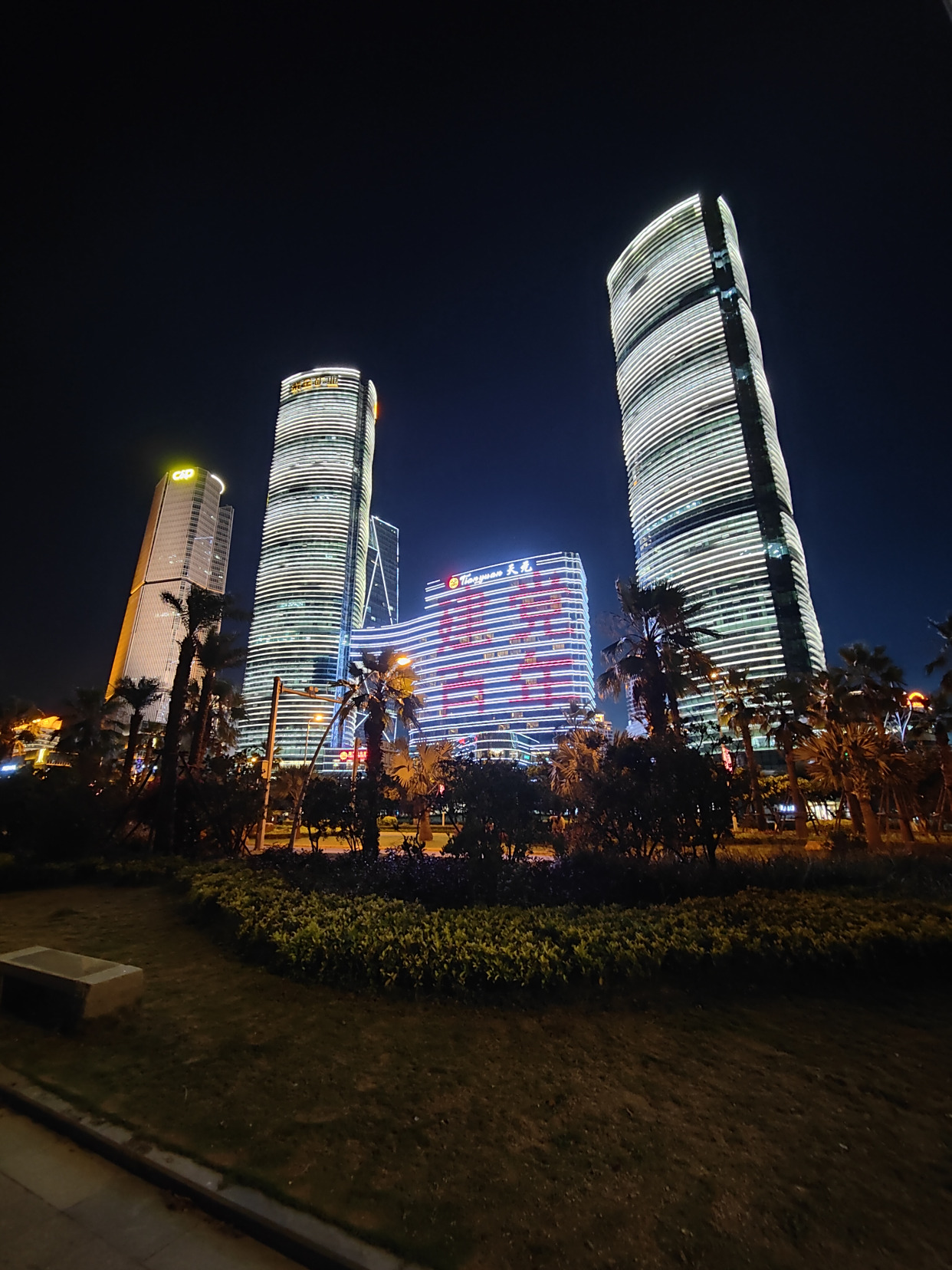 厦门会展中心,观音山夜景