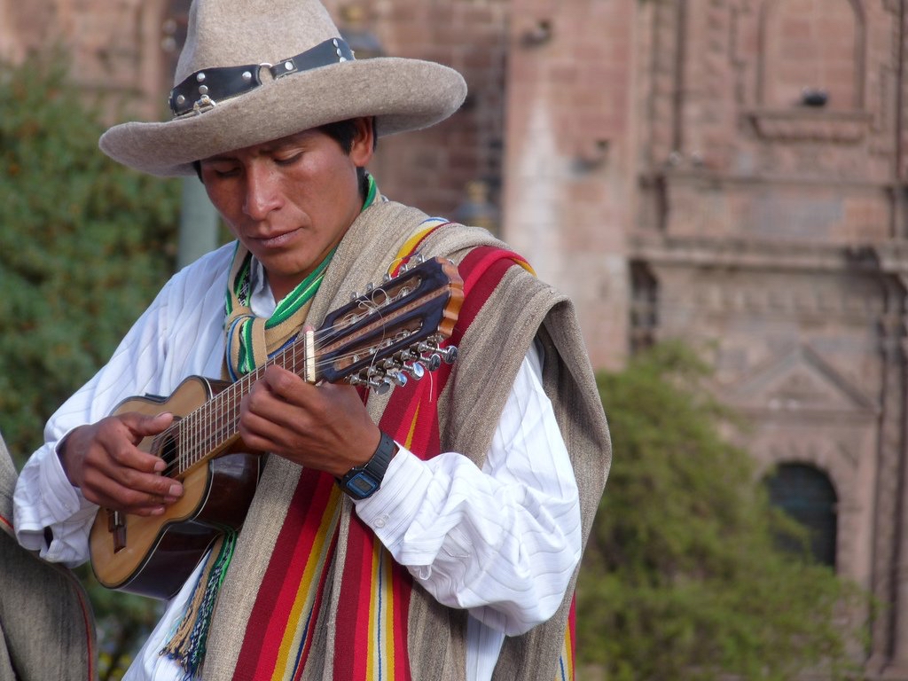 同一种乐器,演奏不同的人生 恰朗戈琴charango