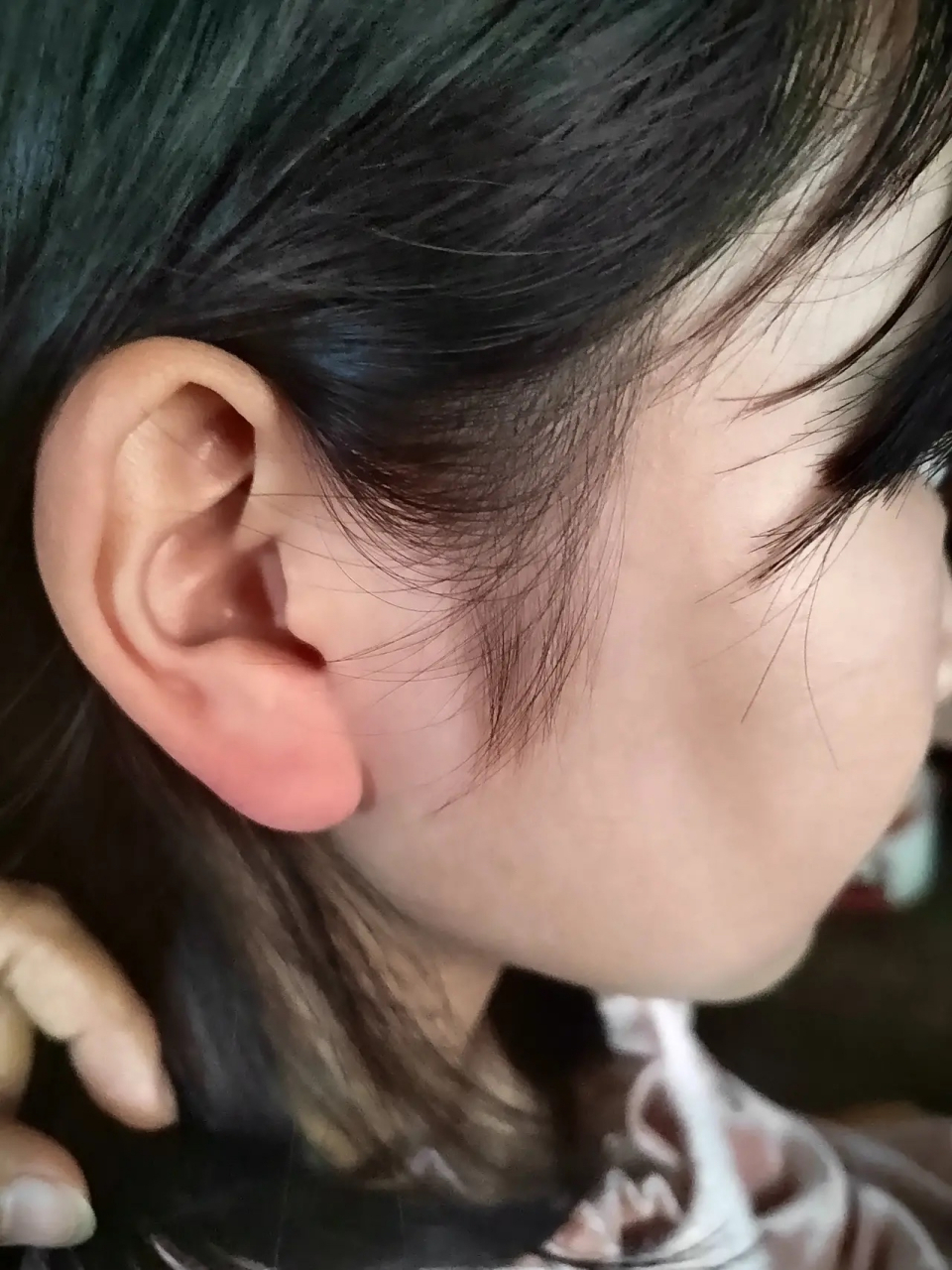 听说耳垂多肉厚,老了会有福,不知是不是真的[捂脸],可能我是迷信了.