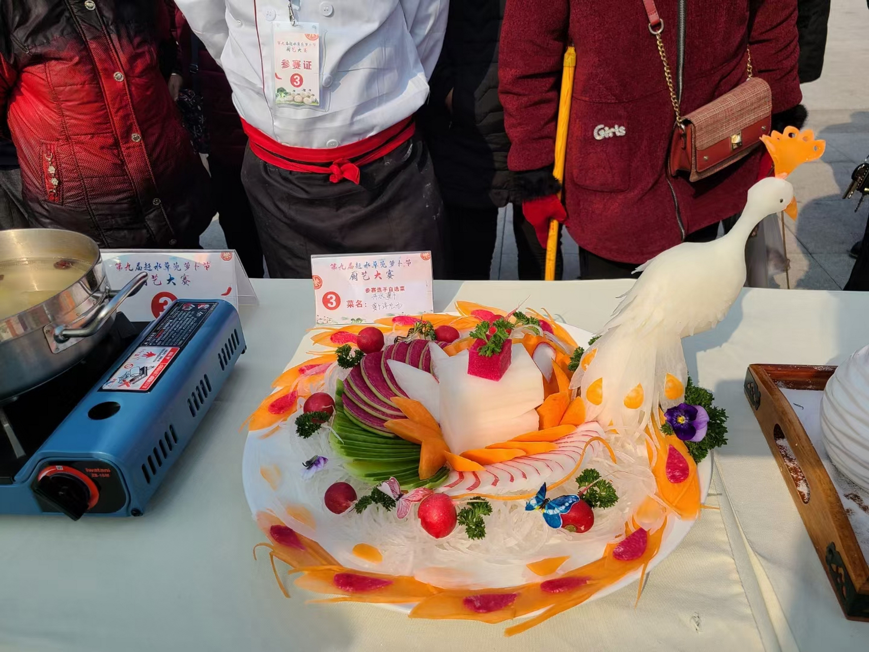 重庆綦江赶水萝卜节的萝卜宴,现场人太多,手机拍摄水平有限,实物真的