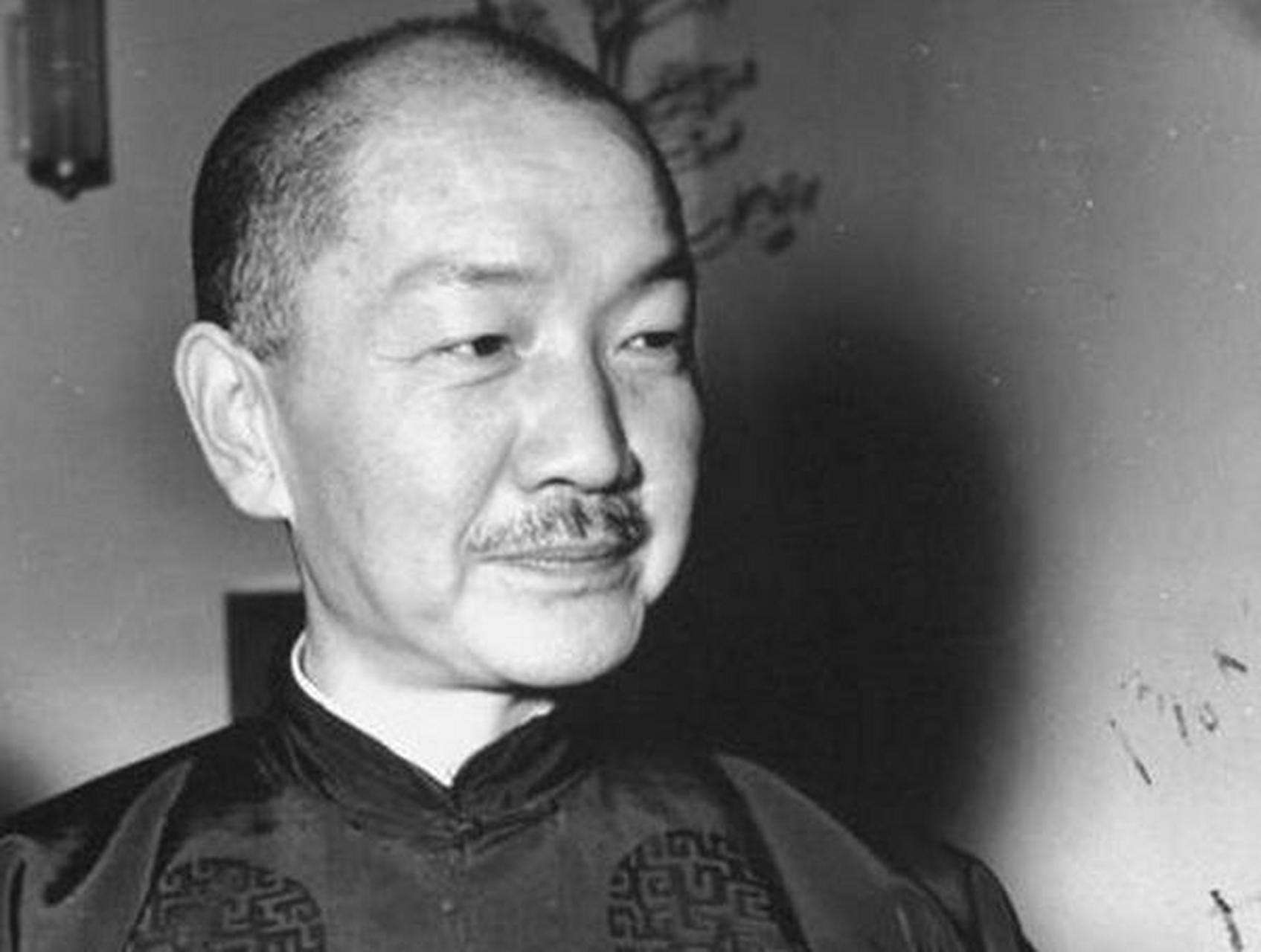 1918年,21岁的戴笠从浙江军阀周凤岐处当了逃兵,来到了上海.