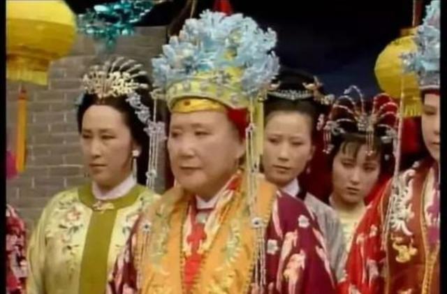 《红楼梦》:甄府与贾府之间,究竟有着怎样的联系?