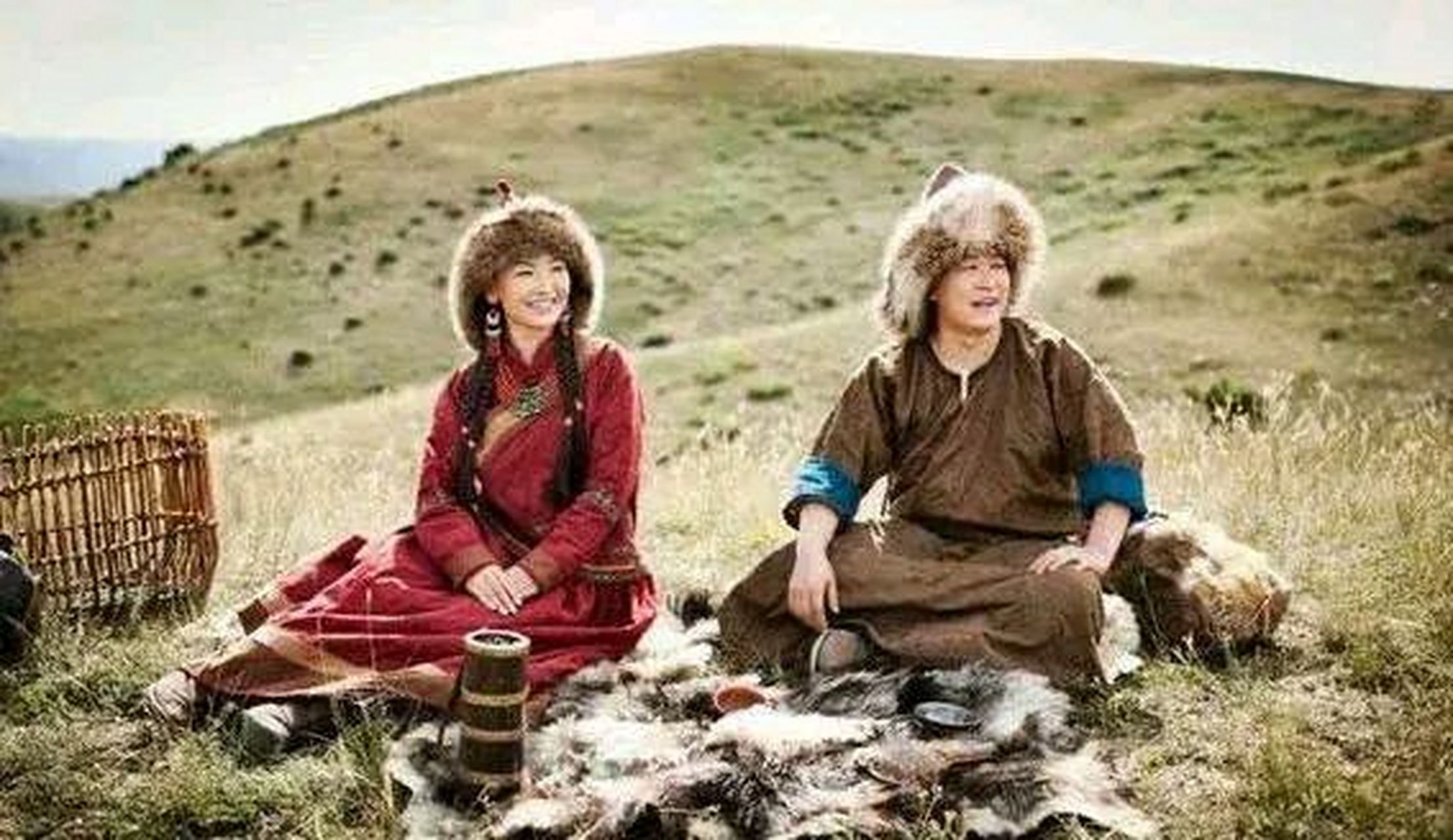 春晚带火了可可托海和那拉提…… 都说春晚带火了"春晚红"口罩,但是你