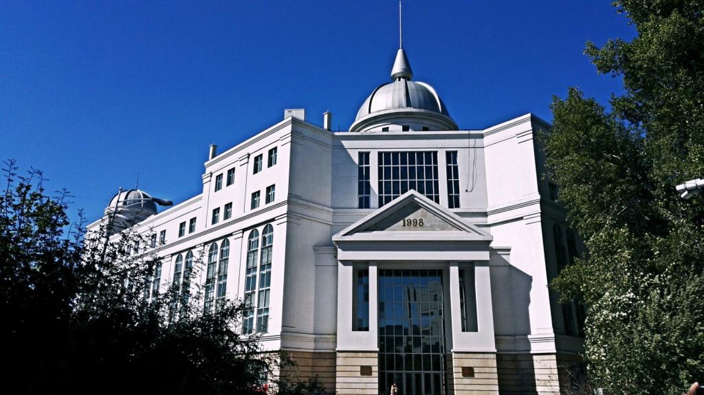 吉林大学 吉林大学 11566教育部直属,坐落在吉林省长春市.