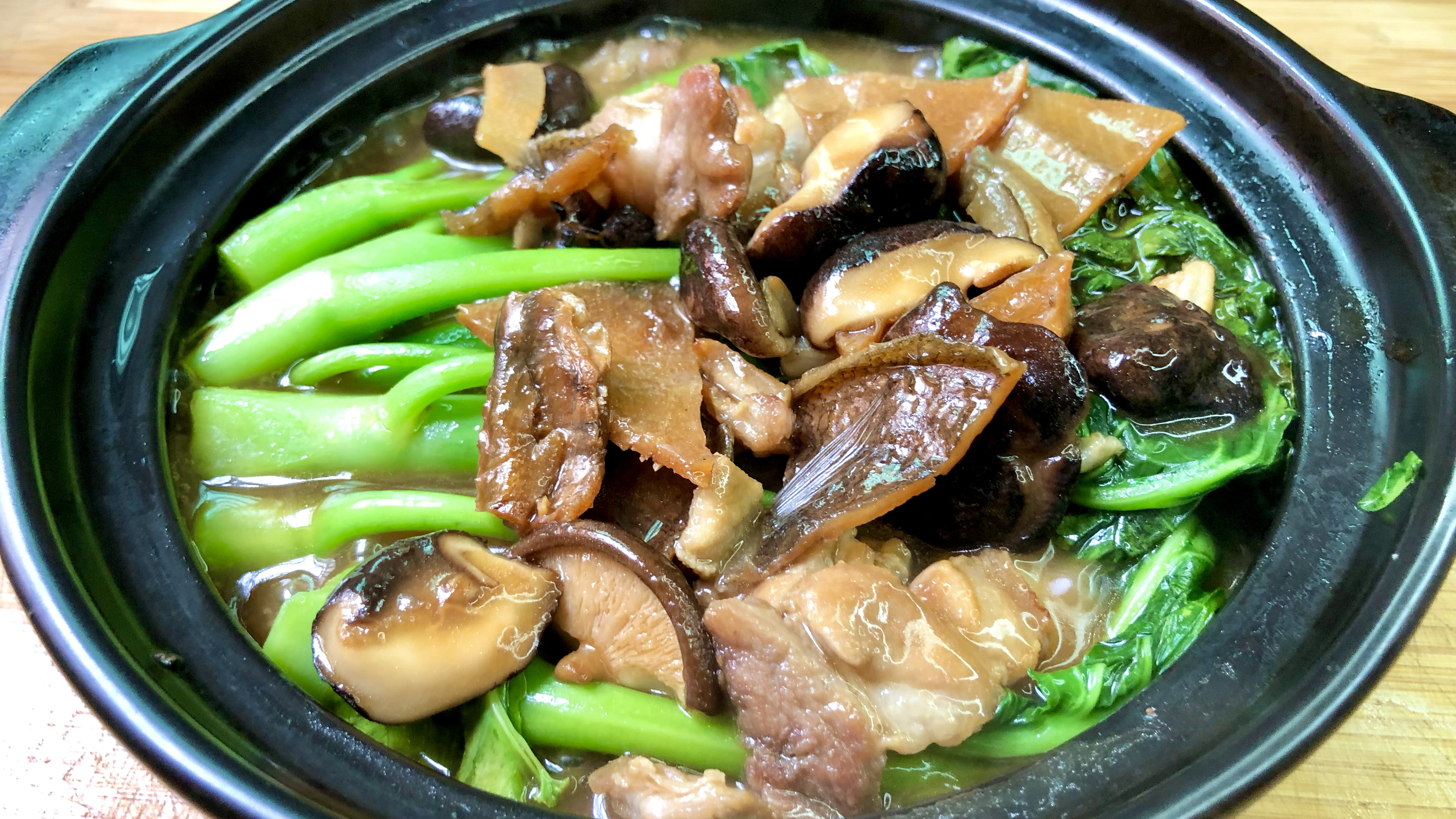 广东潮汕人吃芥蓝全国有名，大厨教你“芥蓝煲”，脆嫩鲜香