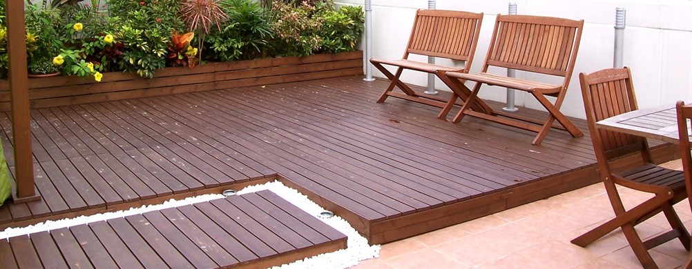 户外生活的舞台装点:户外实木地板的装饰艺术