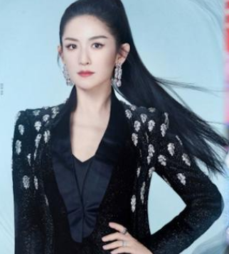 曝42岁谢娜疑似怀三胎!带女儿现身商场,小腹隆起孕味十足