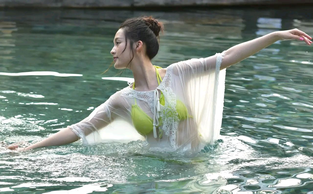 李沁综艺节目现场美图